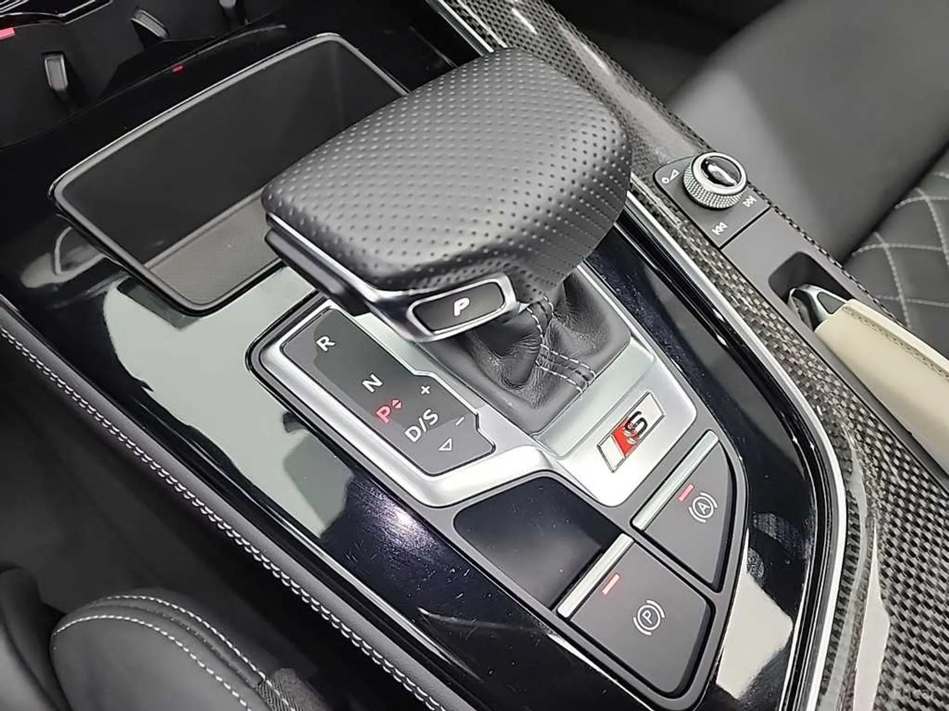 Audi S4 (B9) превью 8