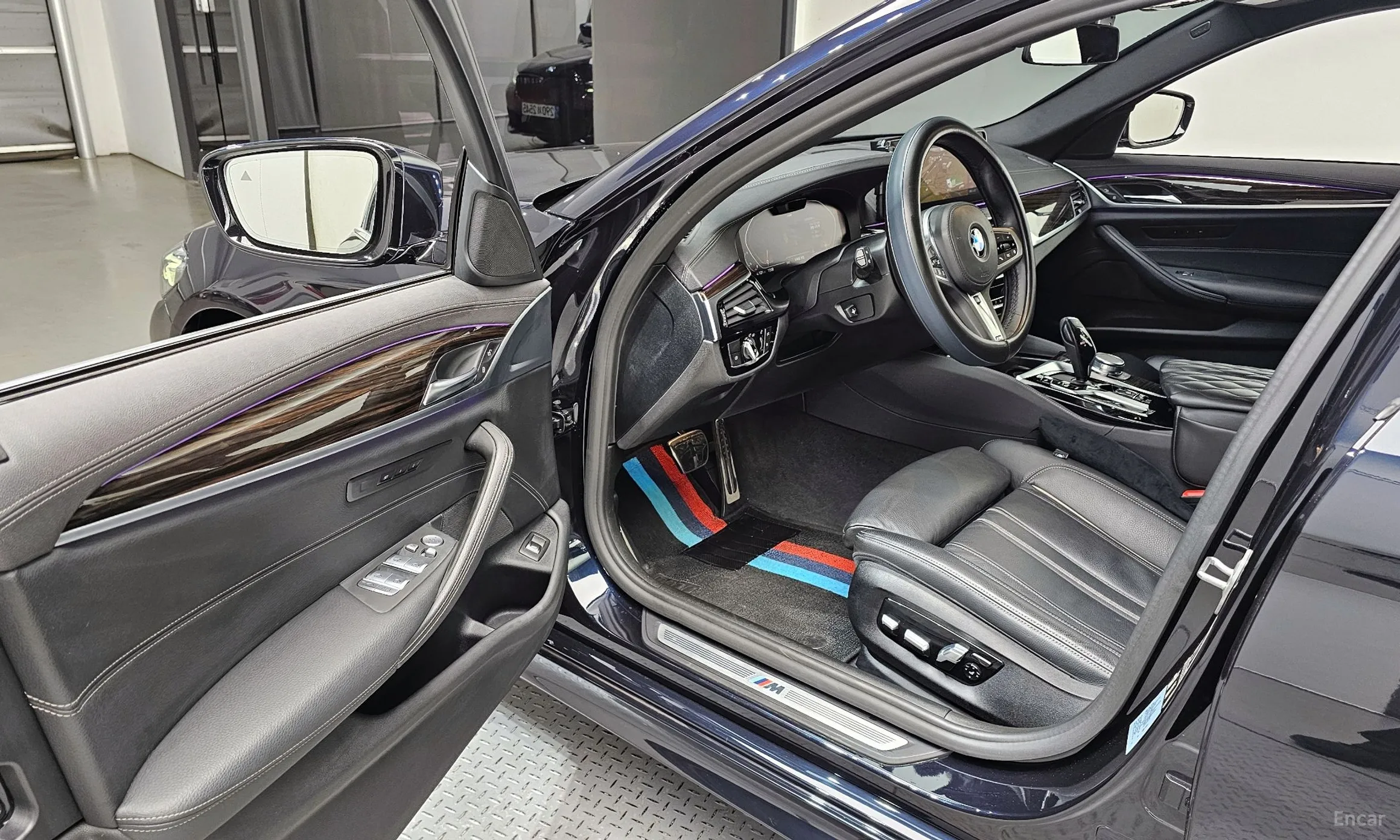 BMW 5 Series (G30) превью 11
