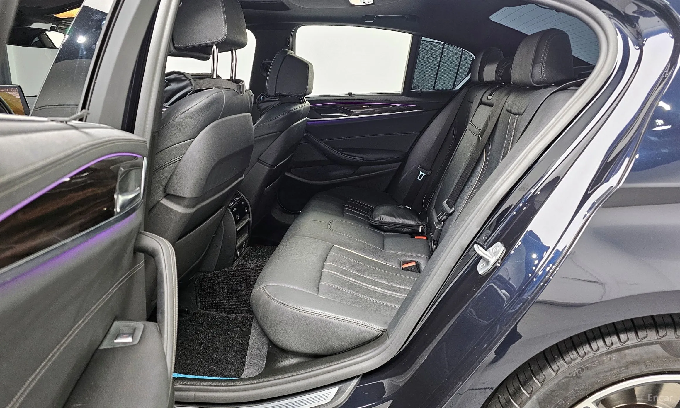 BMW 5 Series (G30) превью 12
