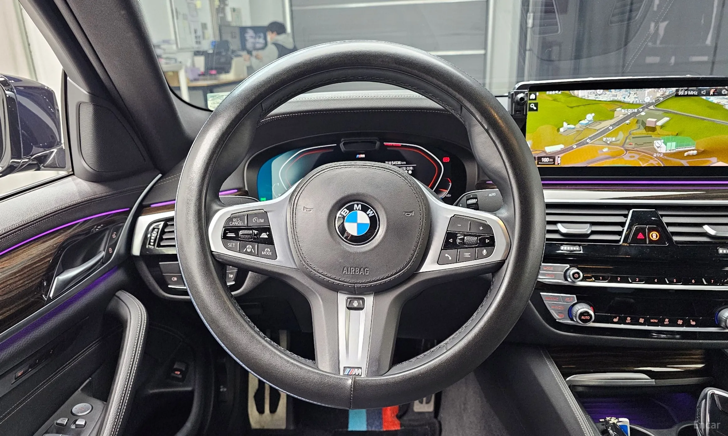 BMW 5 Series (G30) превью 13