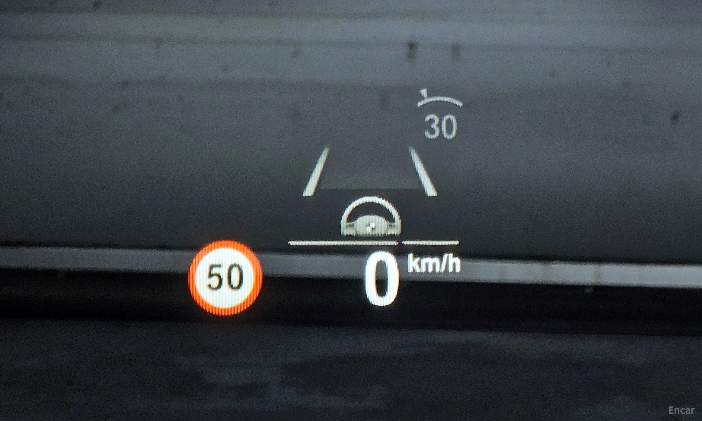 BMW 5 Series (G30) превью 16