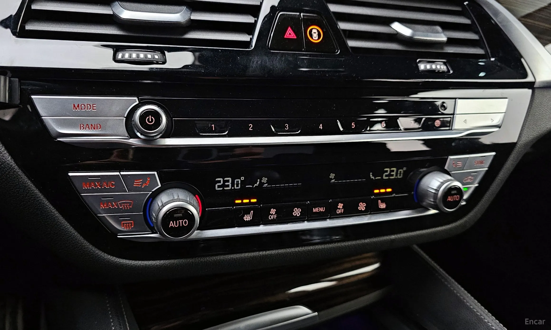 BMW 5 Series (G30) превью 17