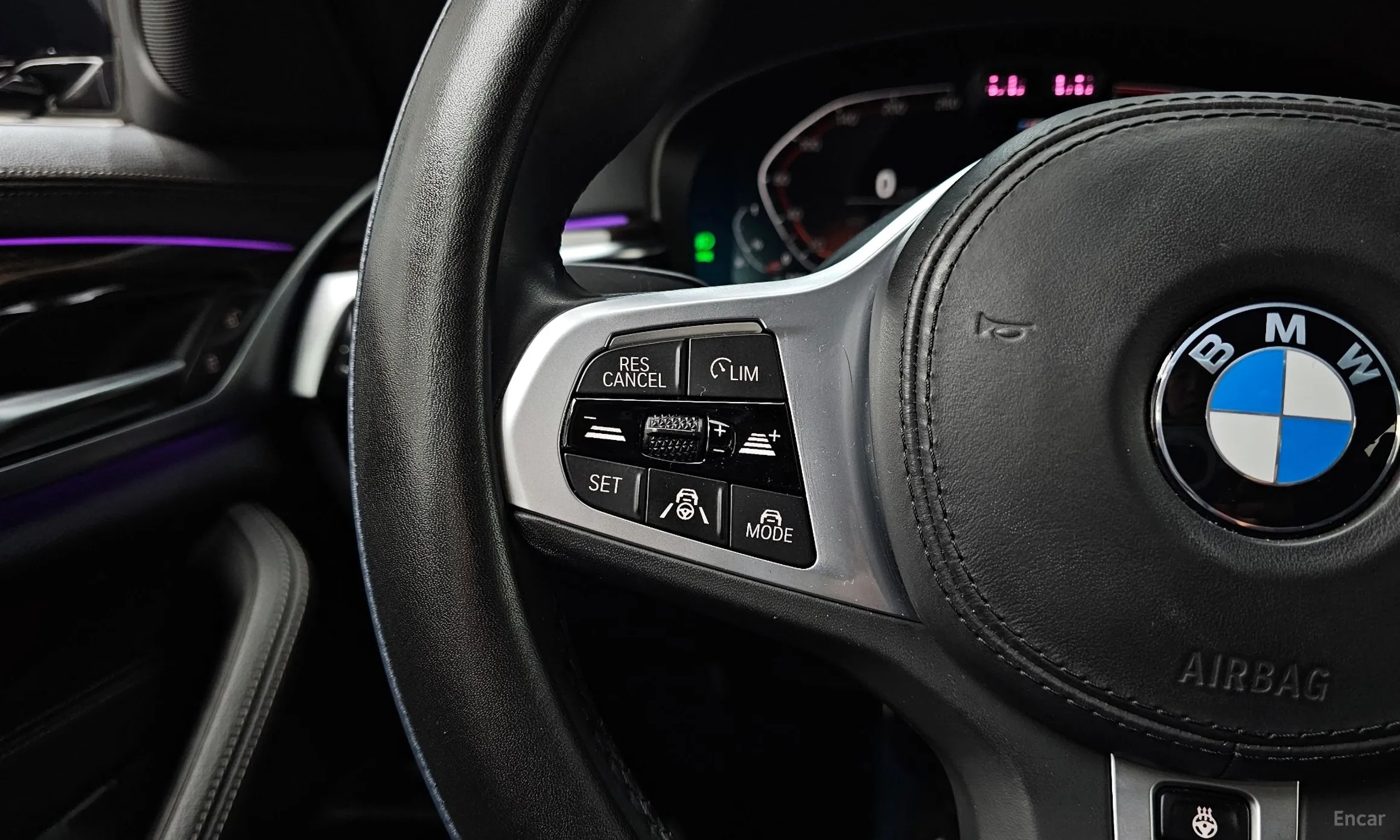BMW 5 Series (G30) превью 18