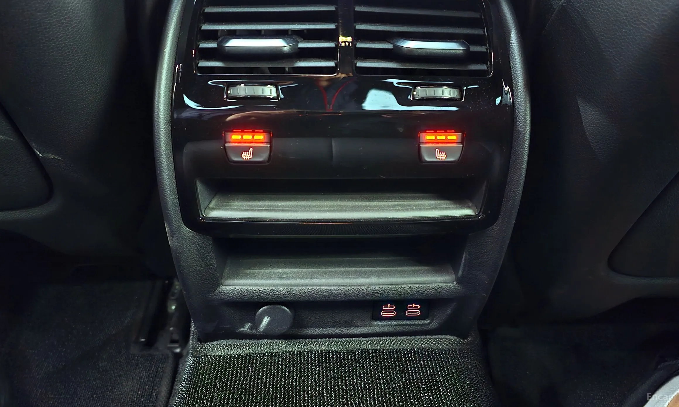 BMW 5 Series (G30) превью 19