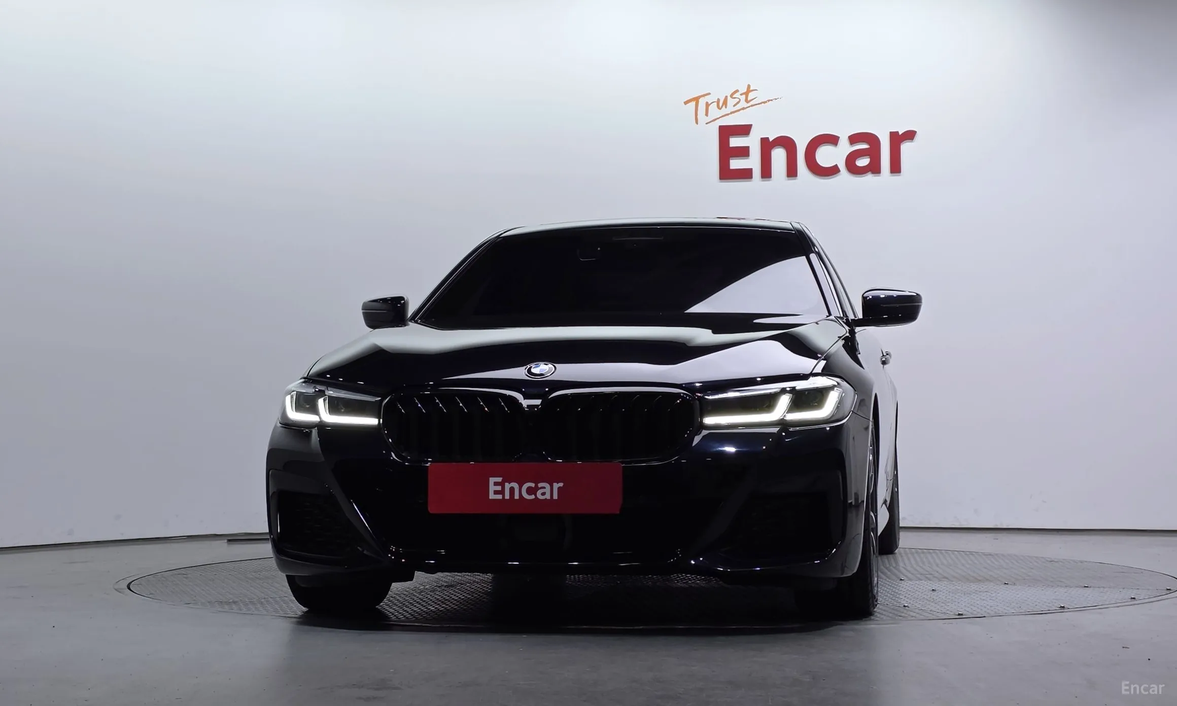 BMW 5 Series (G30) превью 3