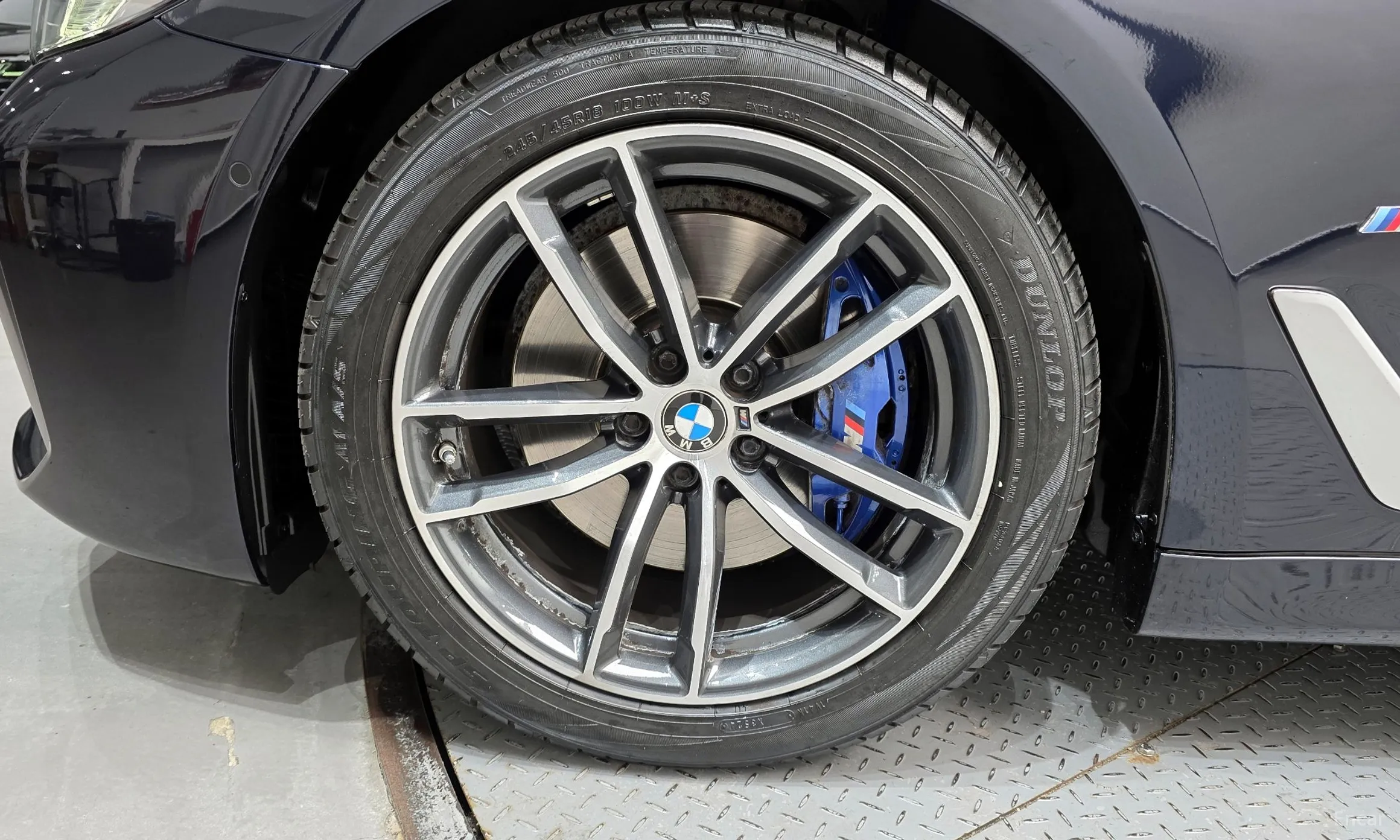 BMW 5 Series (G30) превью 5
