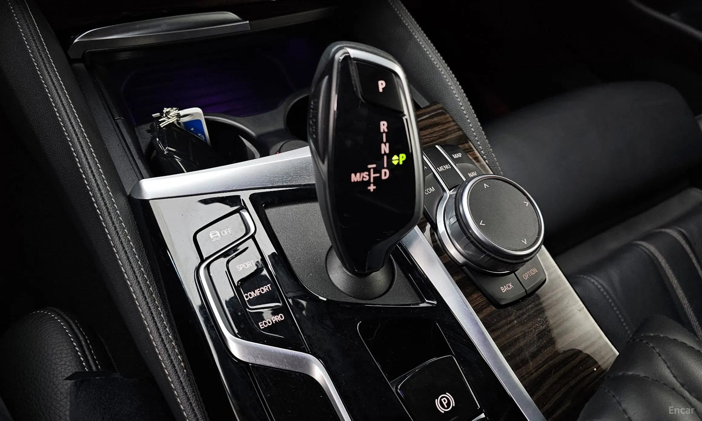 BMW 5 Series (G30) превью 9