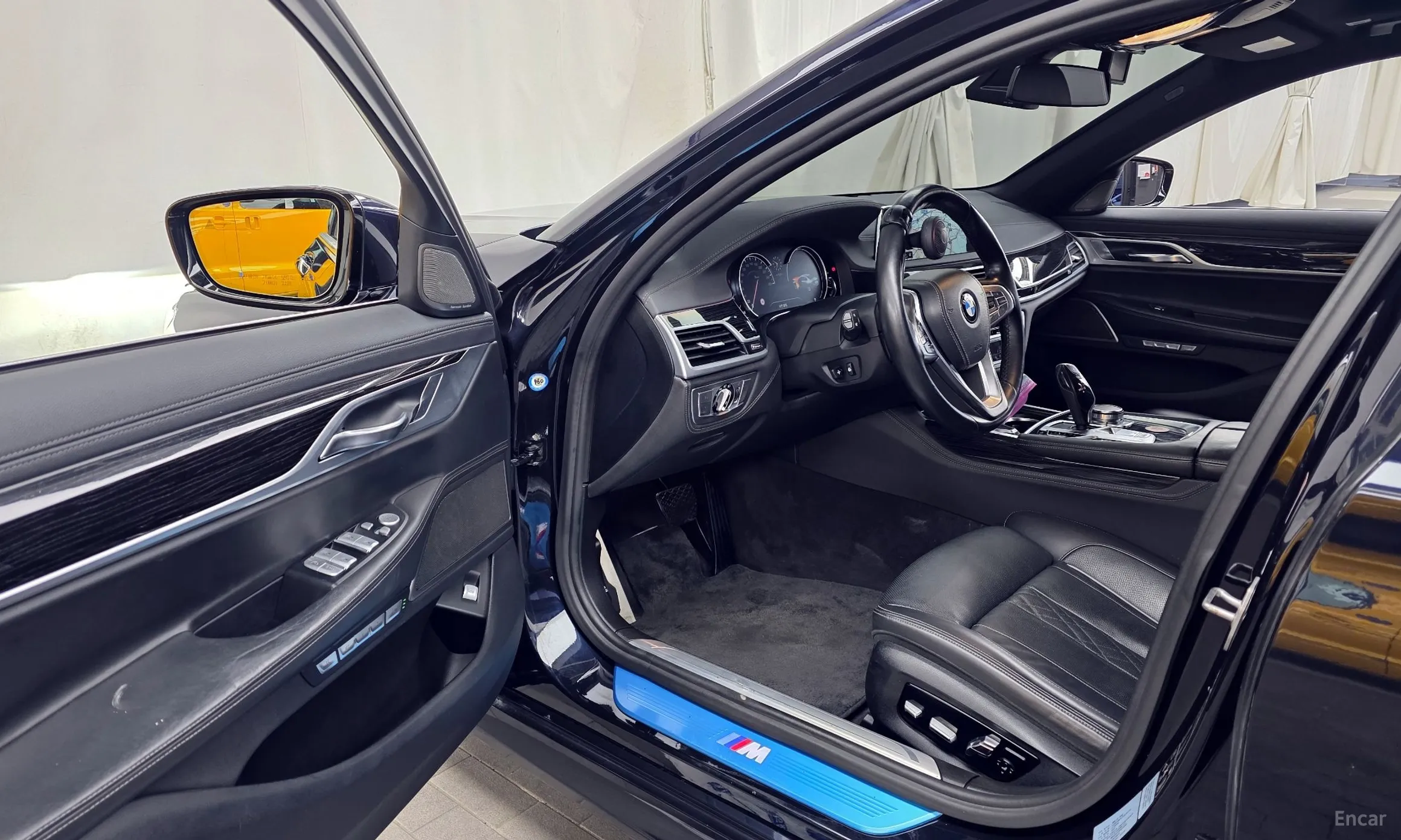 BMW 7 Series (G11) превью 10