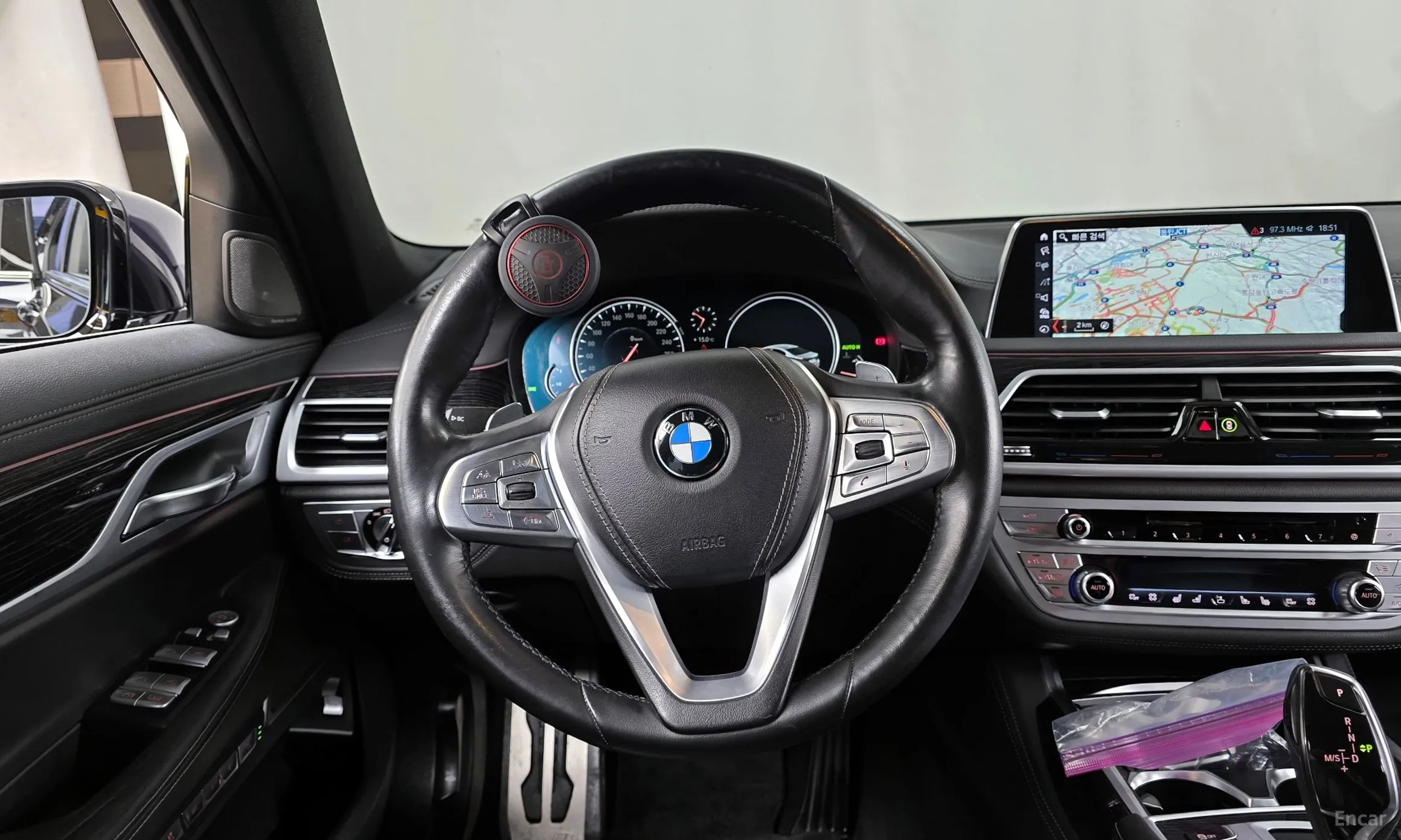BMW 7 Series (G11) превью 13