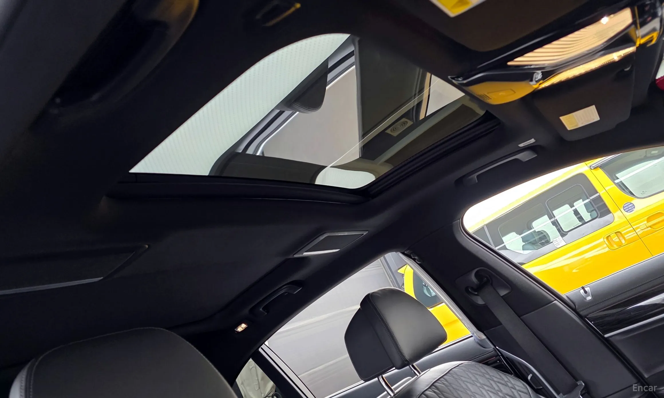 BMW 7 Series (G11) превью 17