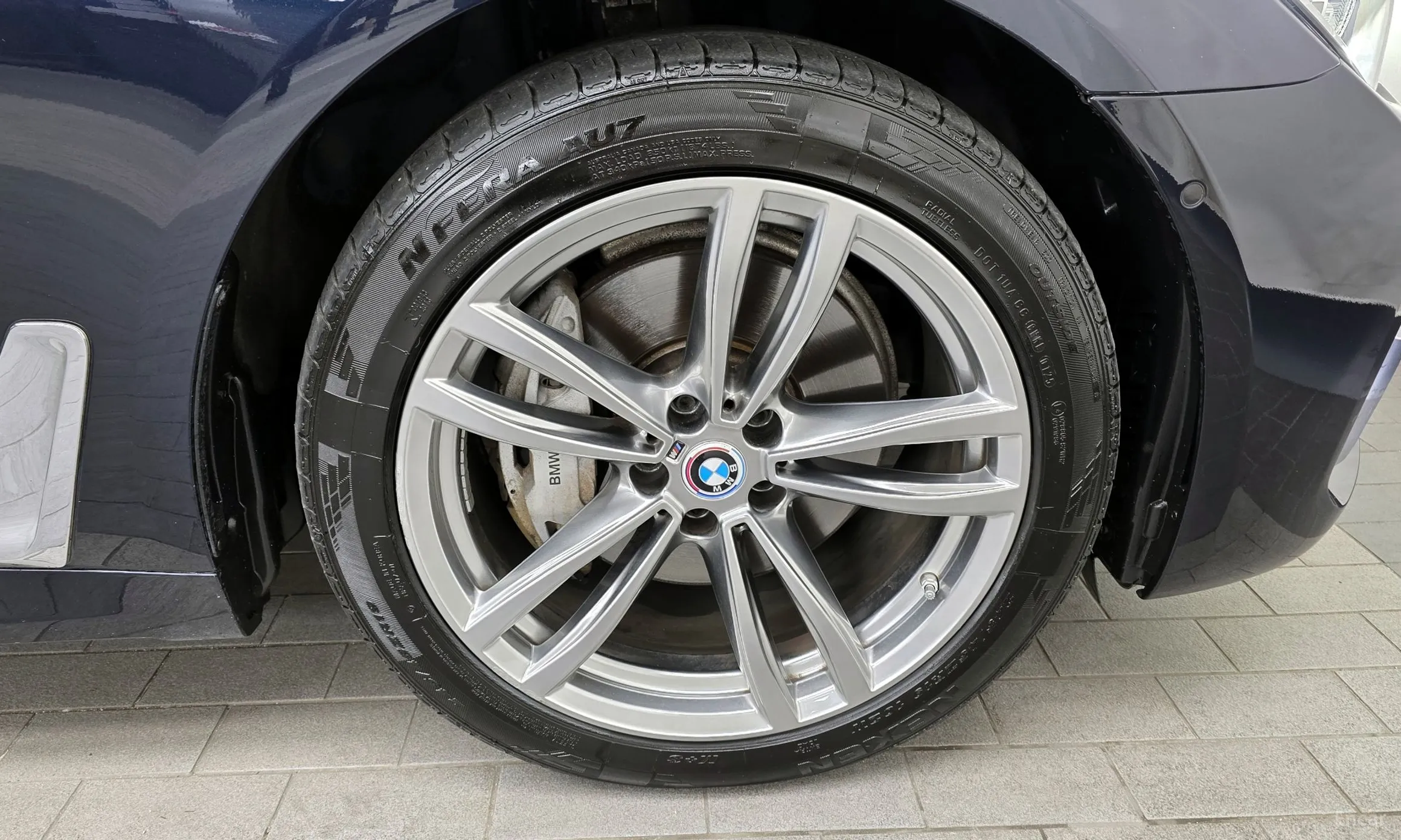 BMW 7 Series (G11) превью 5