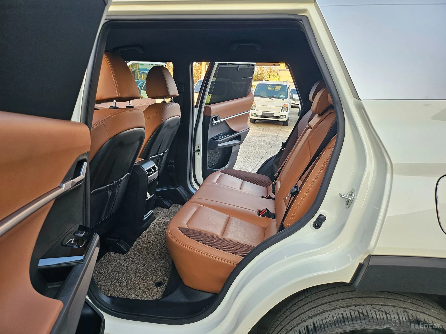 KG Mobility (SsangYong) Torres превью 10