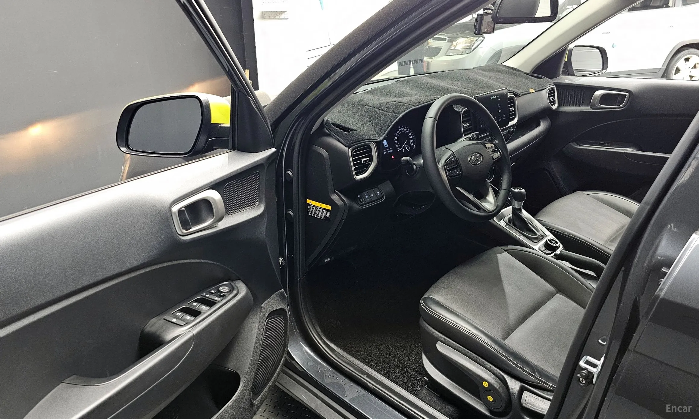 Hyundai Venue превью 10