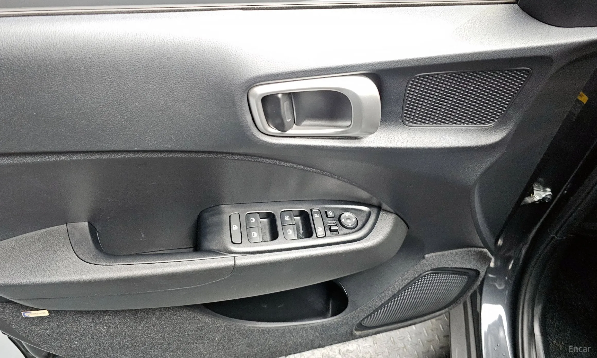 Hyundai Venue превью 17