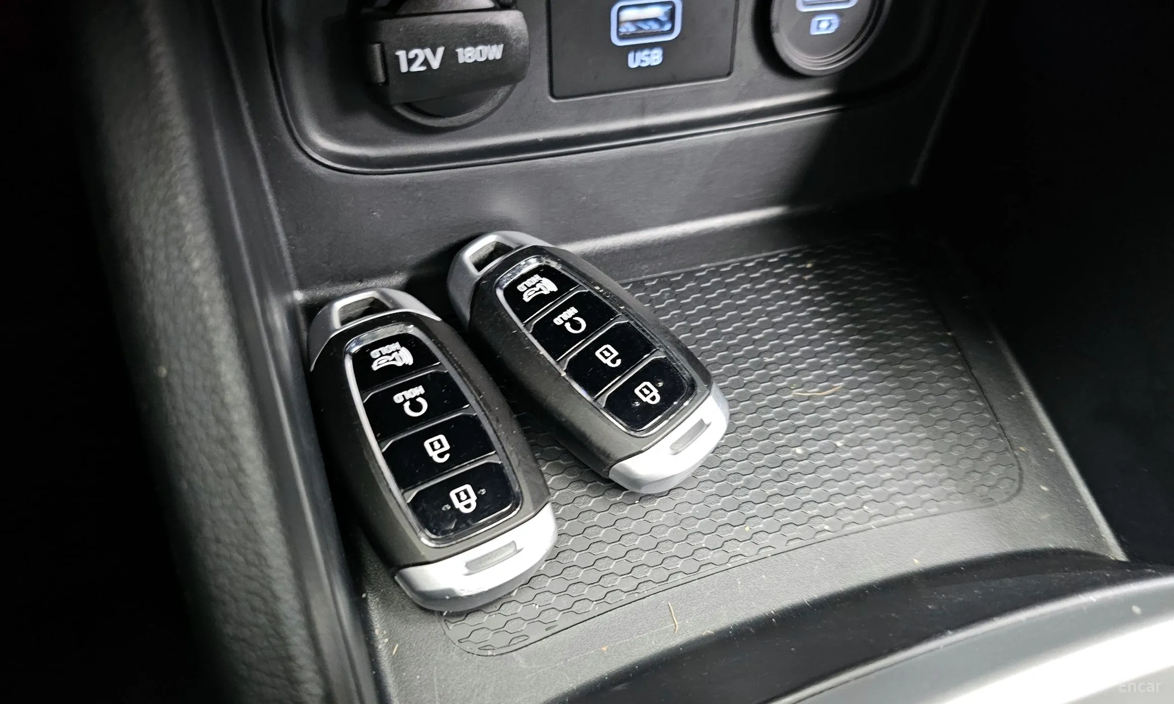 Hyundai Venue превью 19