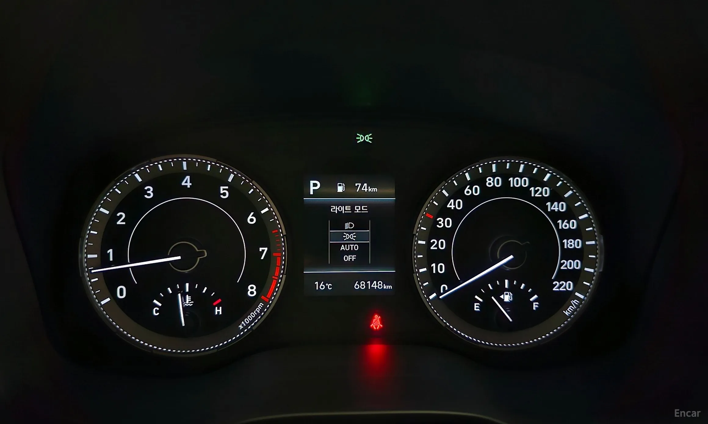 Hyundai Venue превью 8