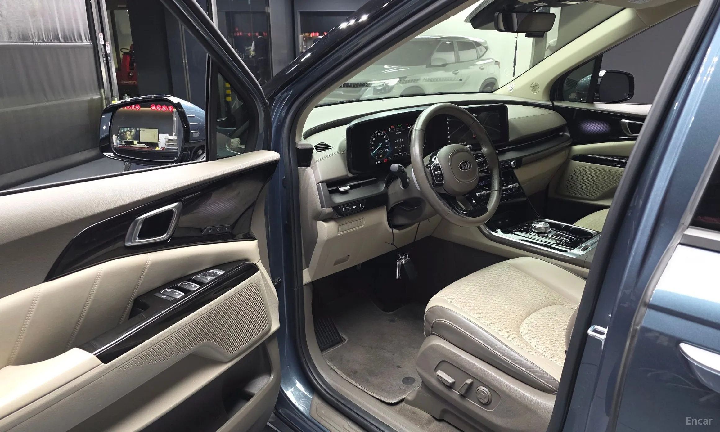 Kia Carnival Gen 4 превью 10