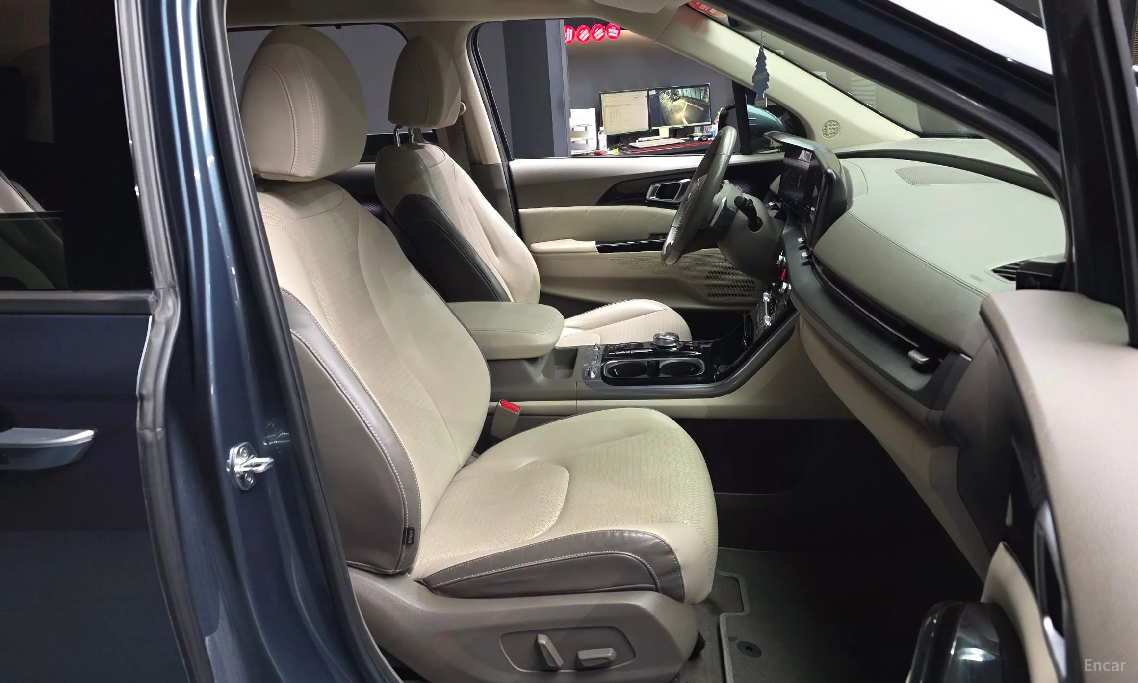 Kia Carnival Gen 4 превью 11
