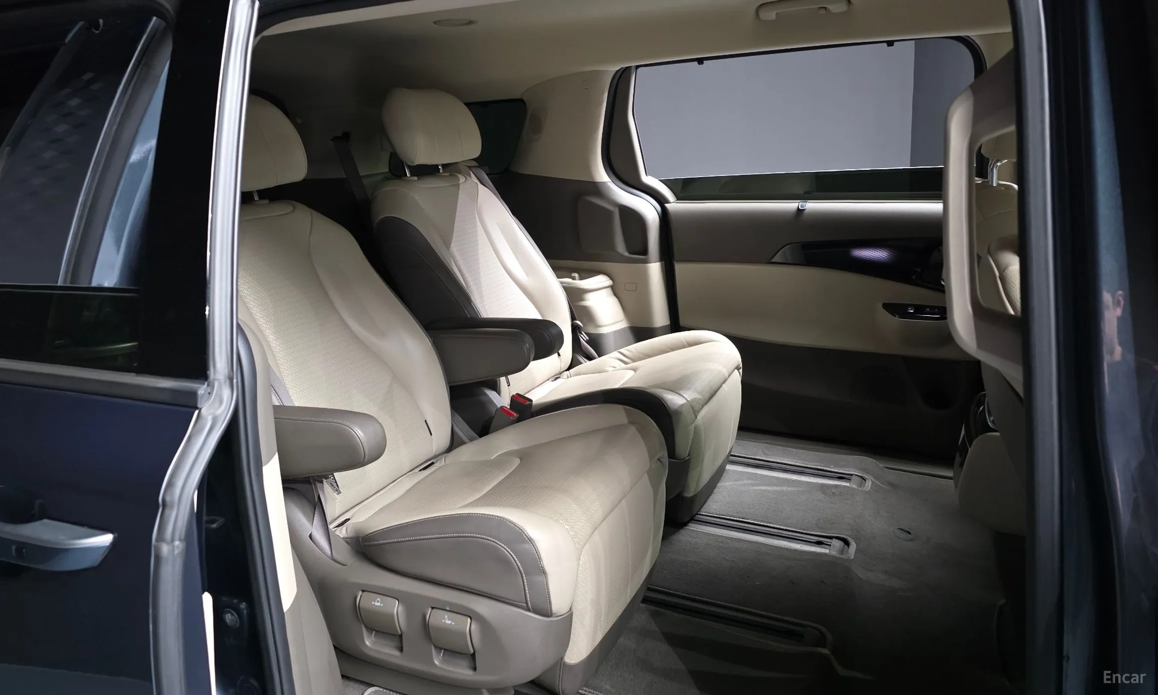 Kia Carnival Gen 4 превью 12