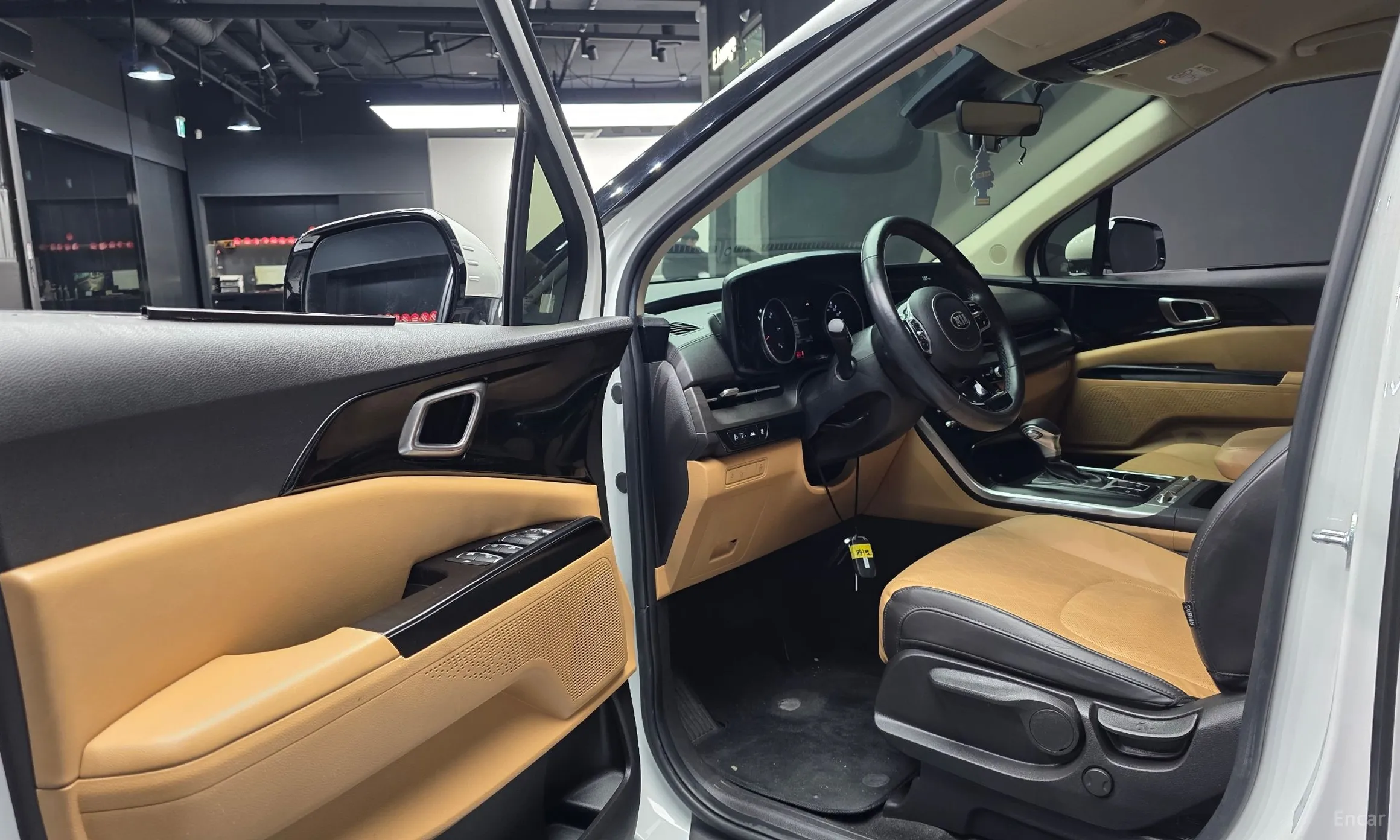 Kia Carnival Gen 4 превью 10