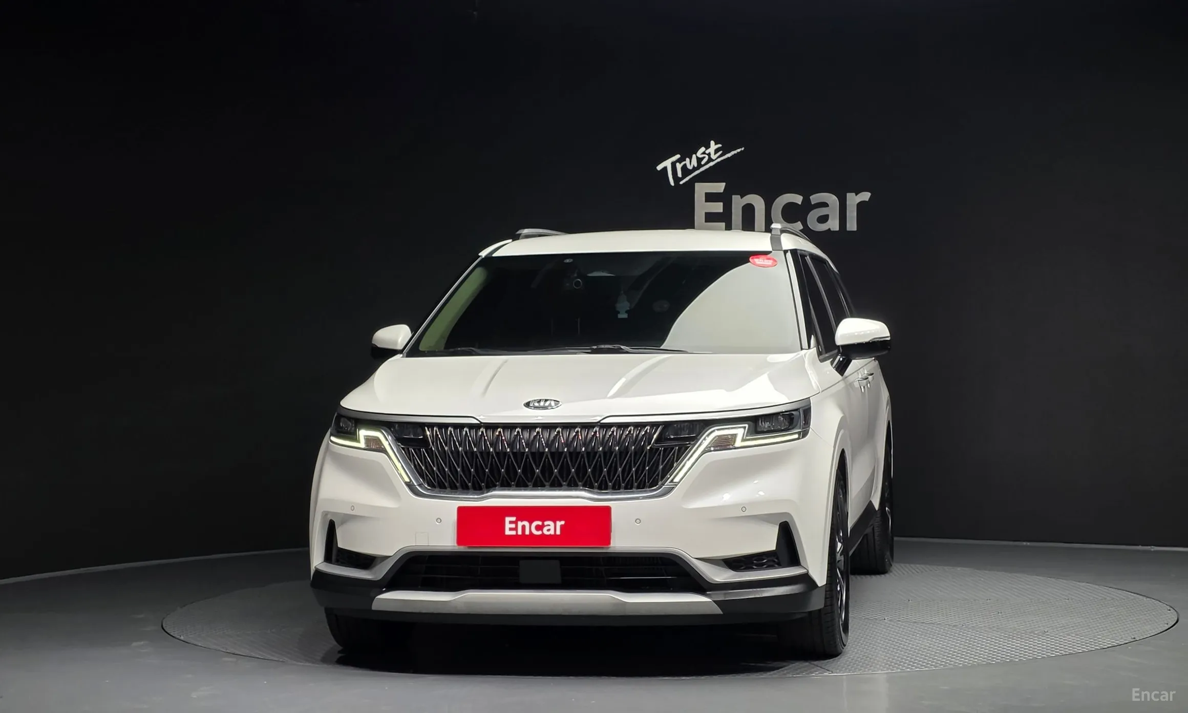 Kia Carnival Gen 4 превью 3
