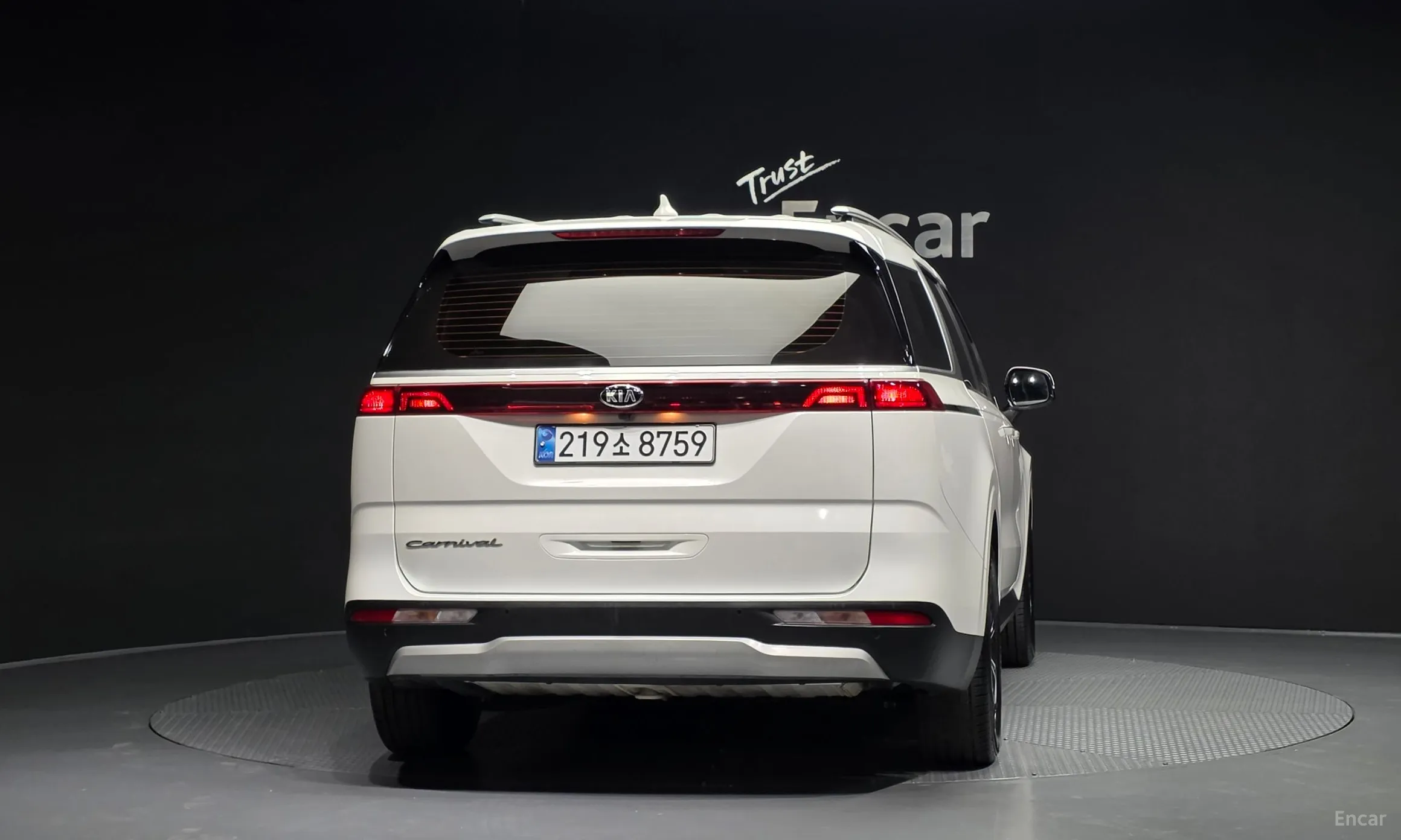 Kia Carnival Gen 4 превью 4