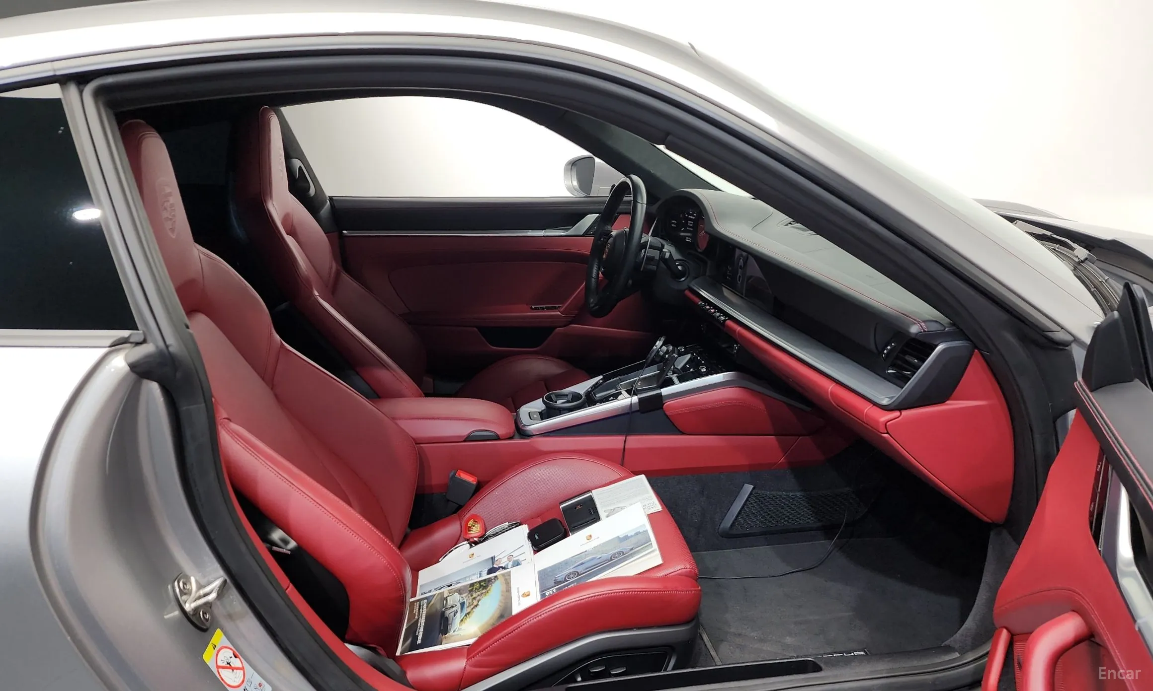 Porsche 911 (992) превью 11