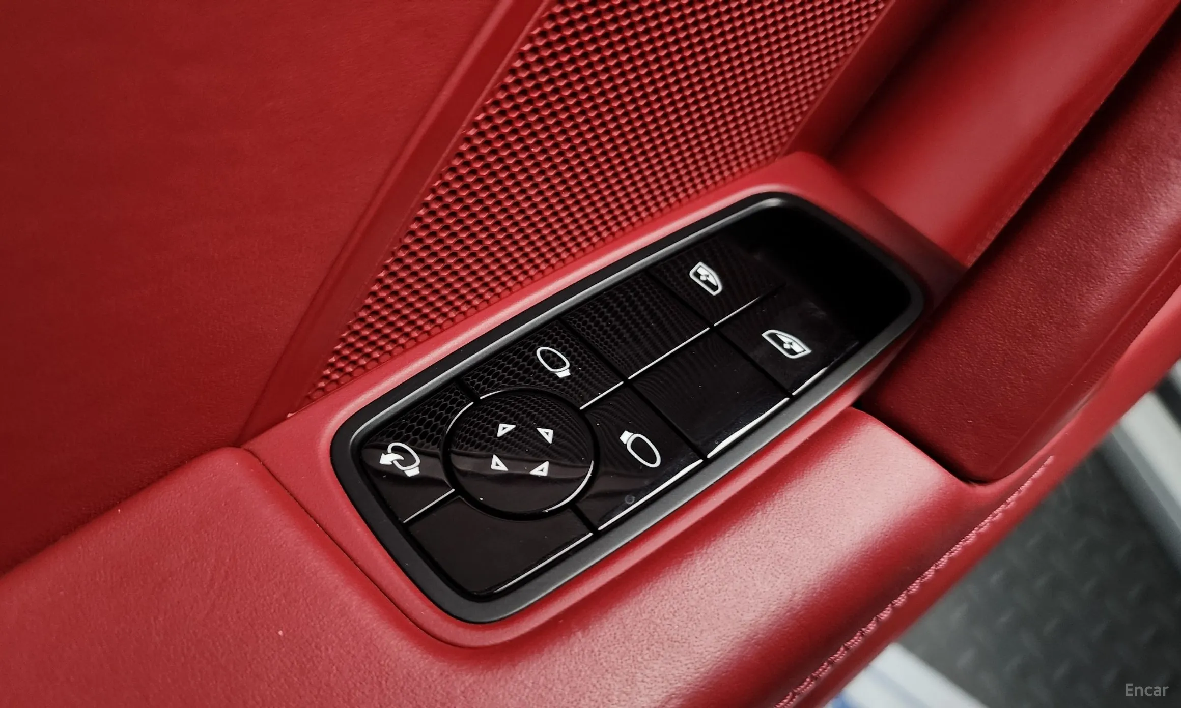 Porsche 911 (992) превью 14