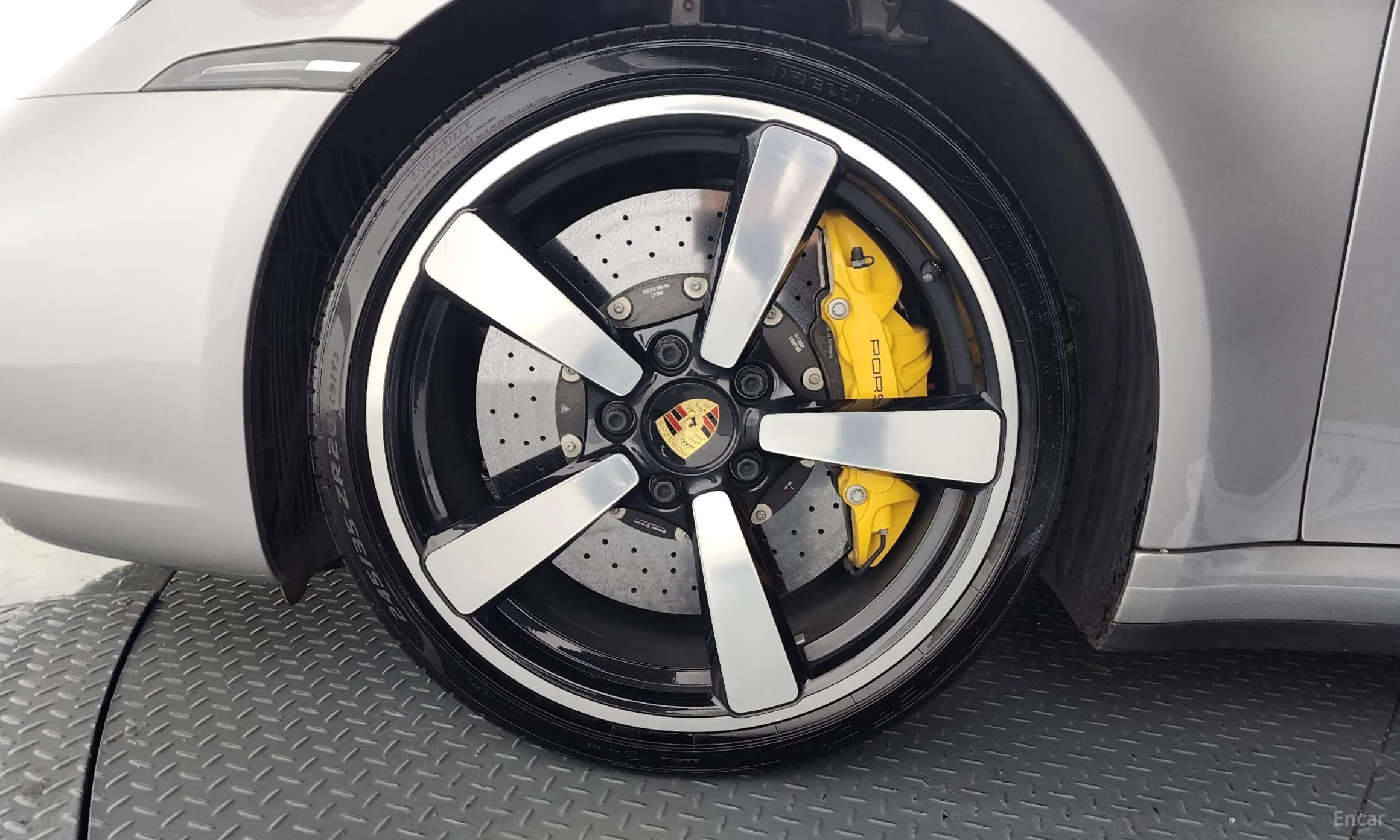 Porsche 911 (992) превью 5