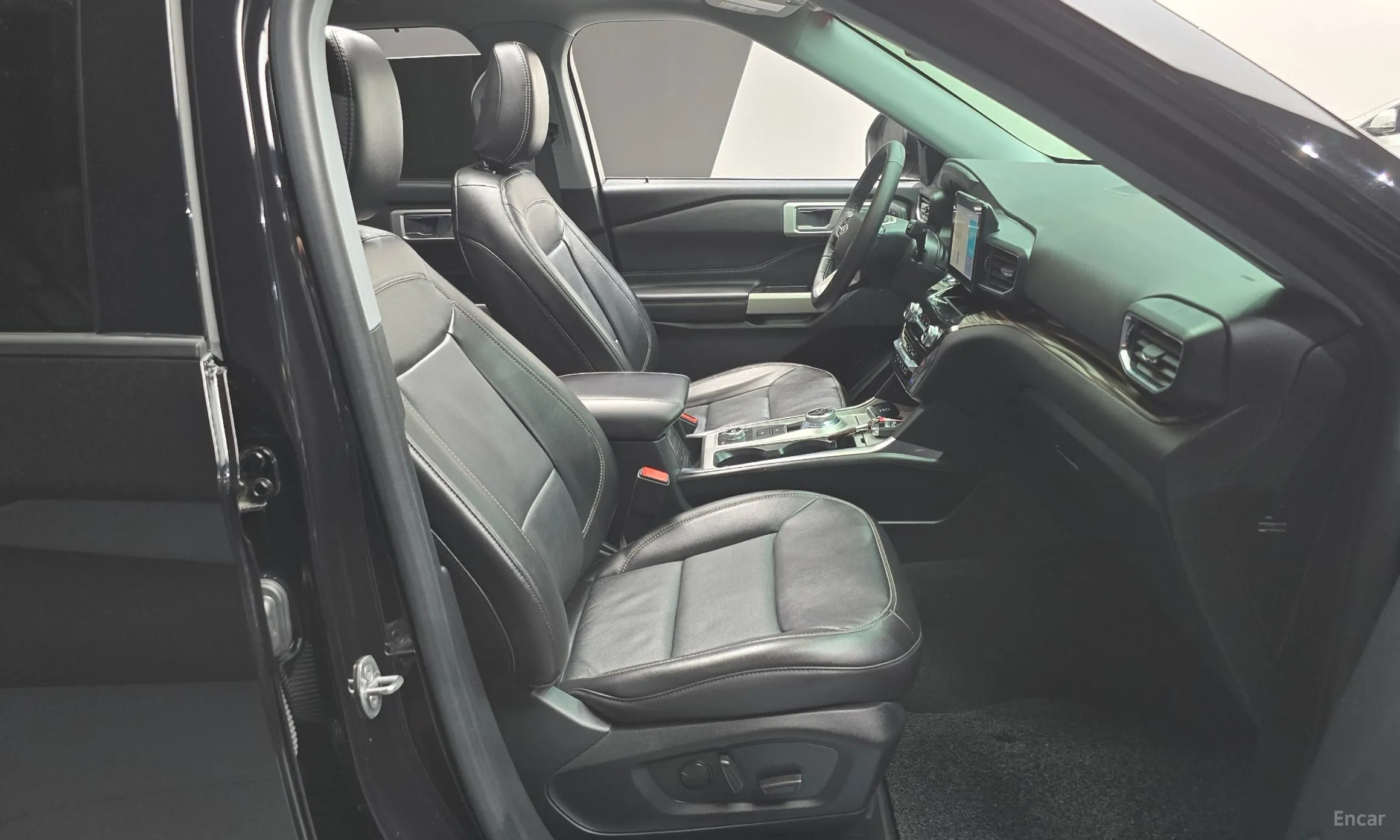 Ford Explorer 6th Generation превью 10
