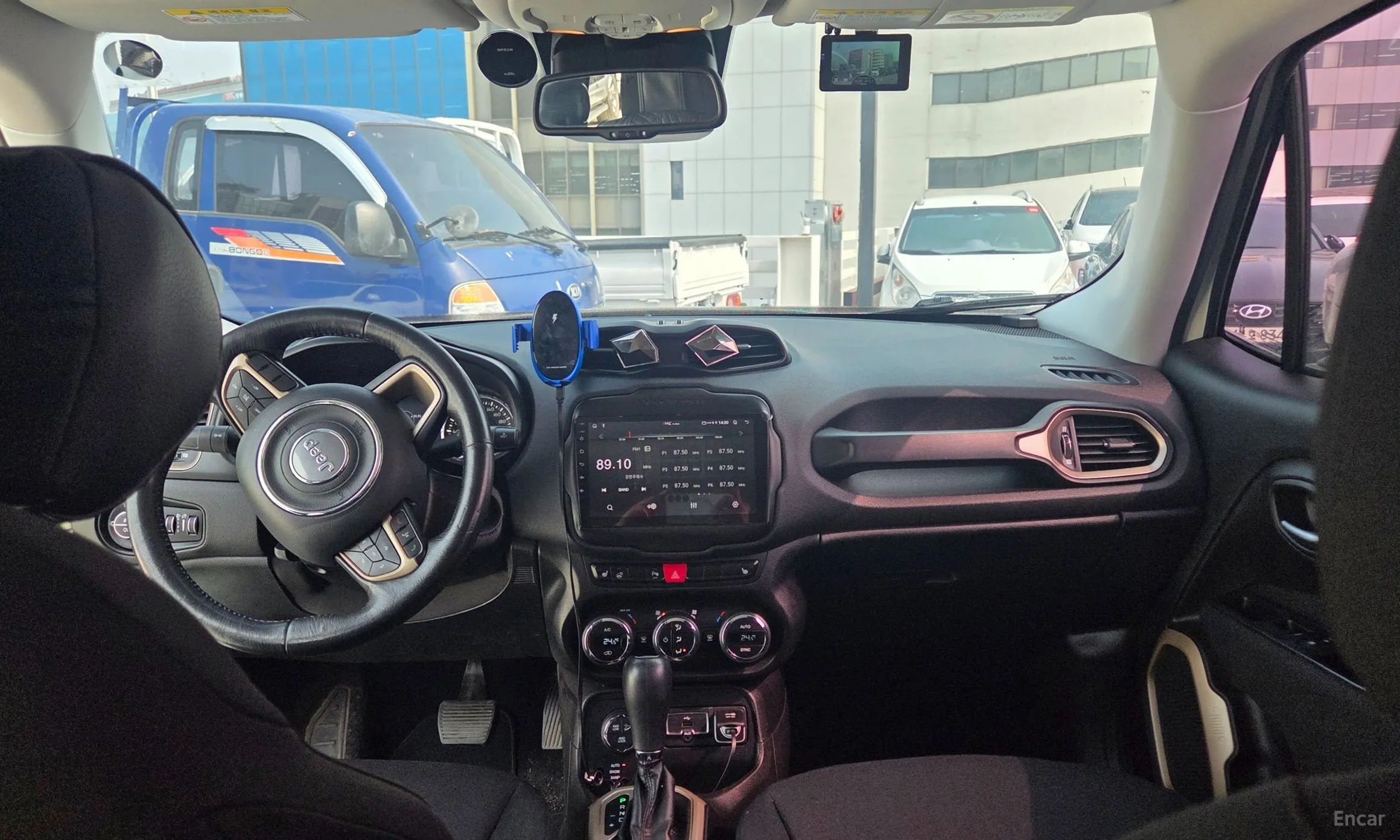 Jeep Renegade превью 13