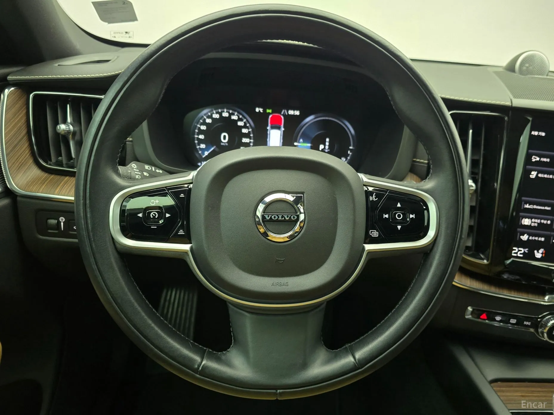 Volvo XC60 Gen 2 превью 12