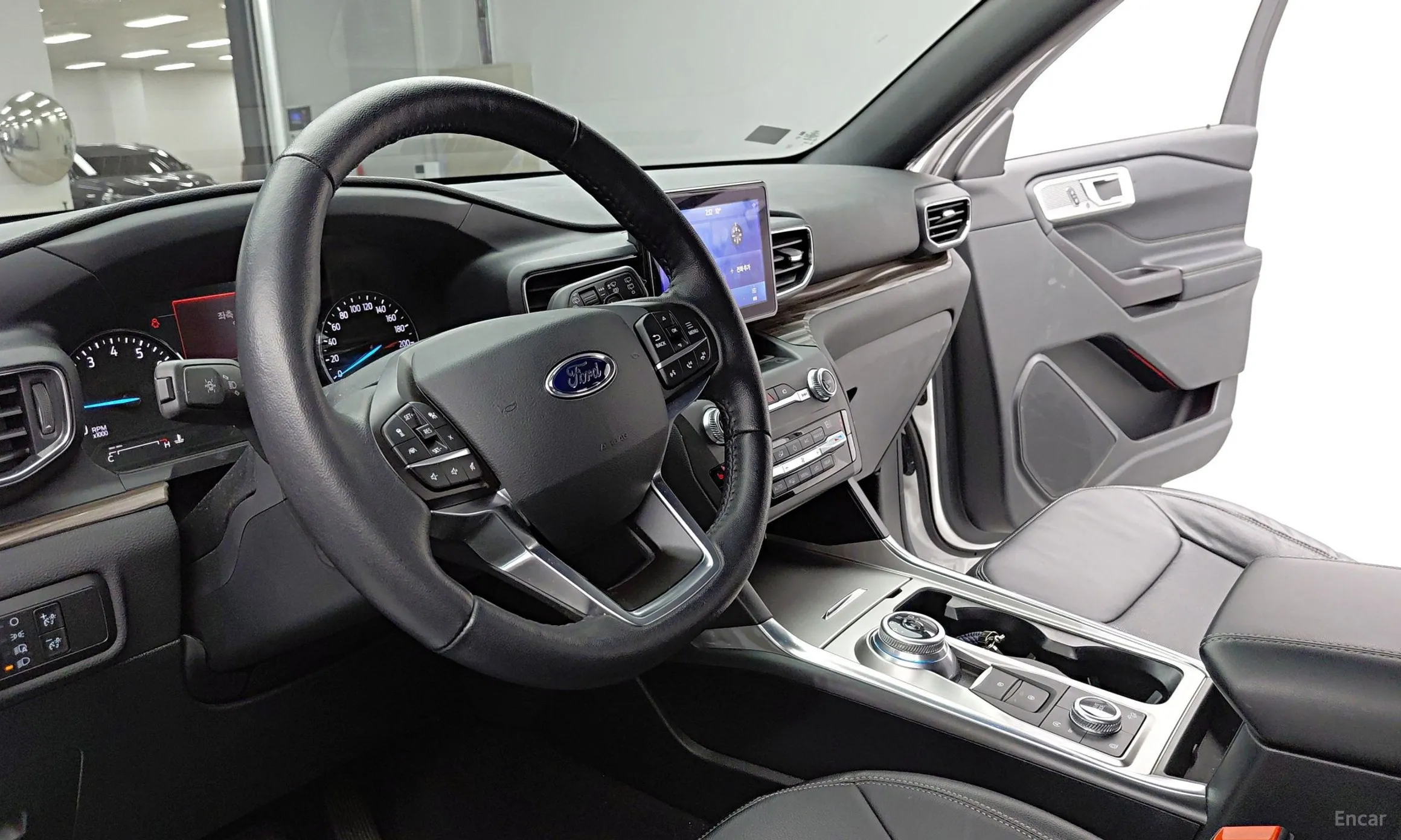 Ford Explorer 6th Generation превью 10