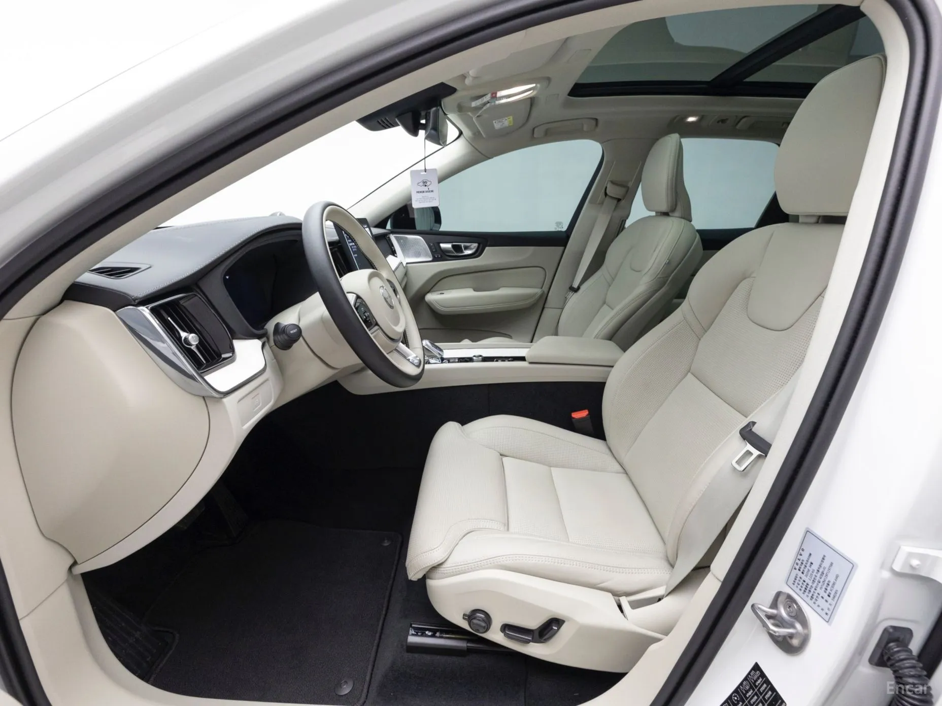 Volvo XC60 Gen 2 превью 10