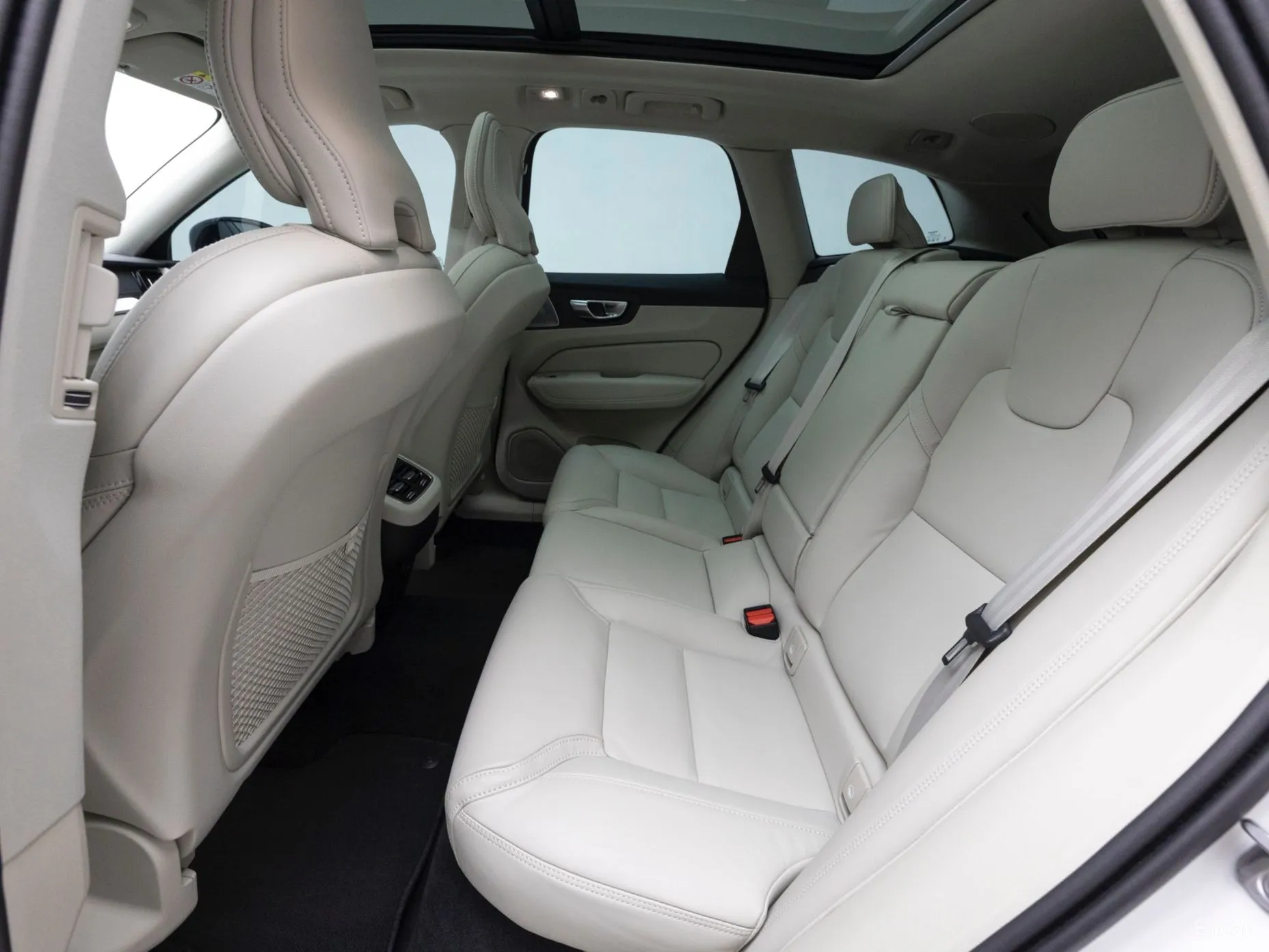 Volvo XC60 Gen 2 превью 11