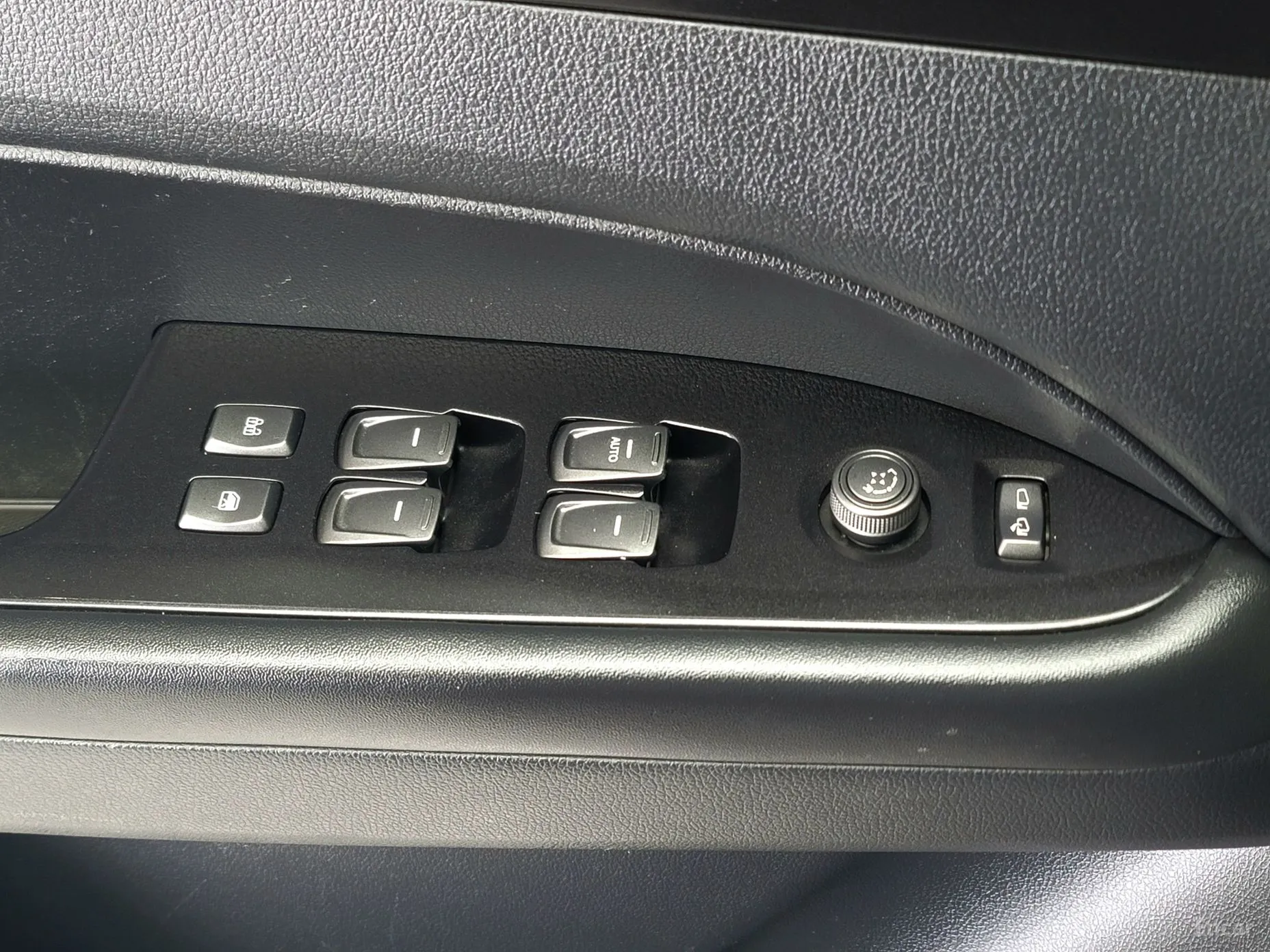 KG Mobility (SsangYong) Rexton Sports превью 17
