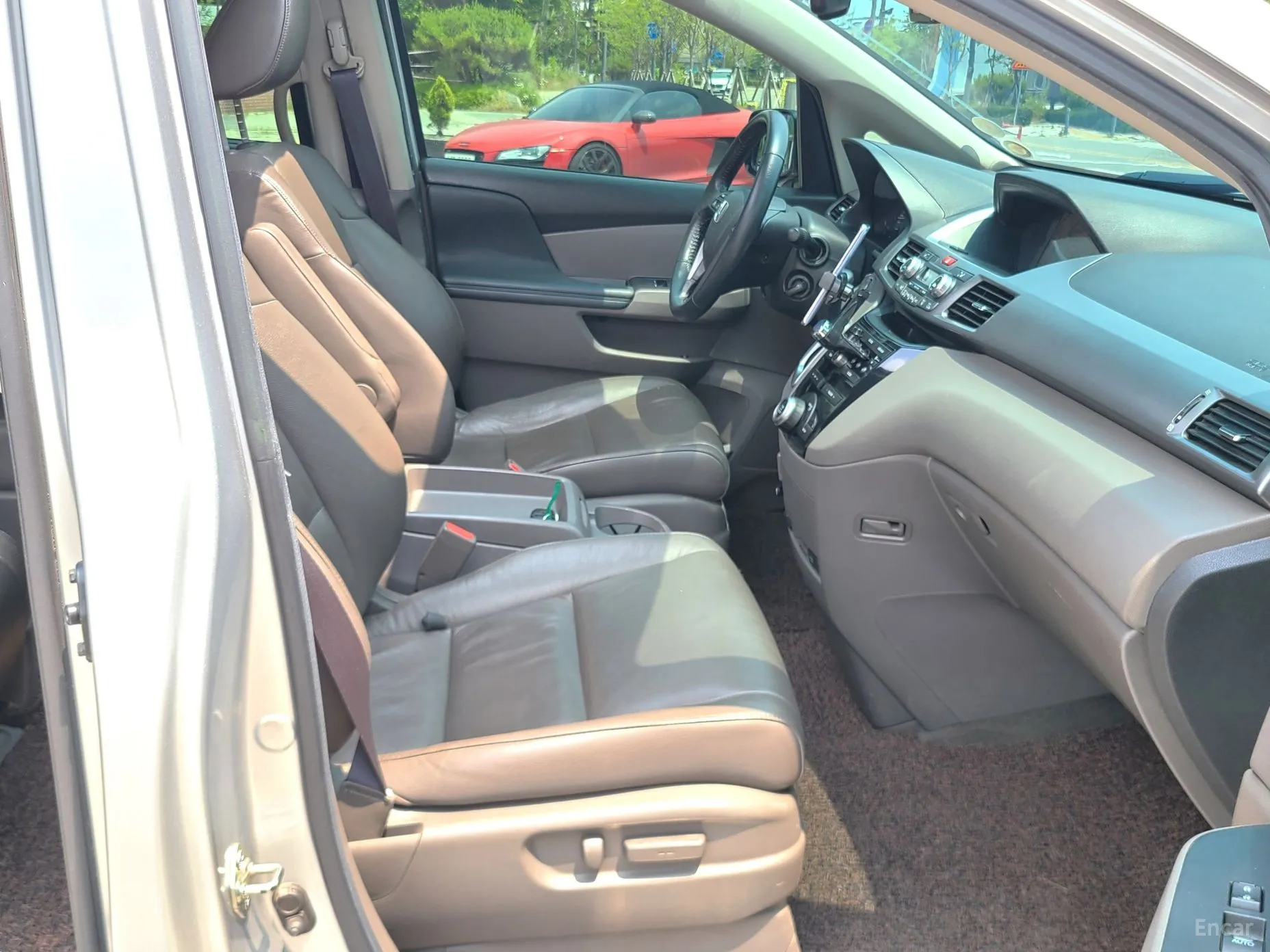 Honda Odyssey превью 8