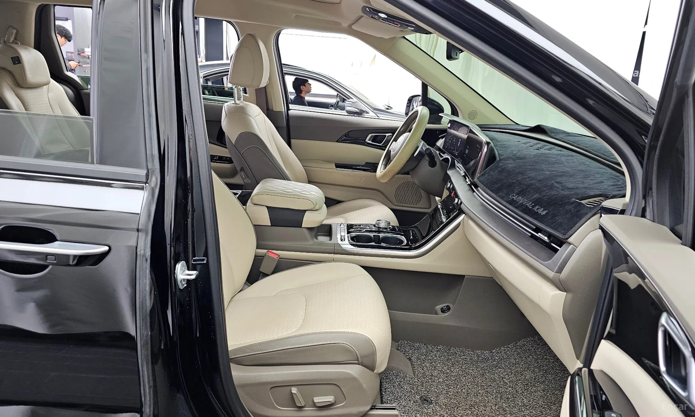 Kia Carnival Gen 4 превью 11