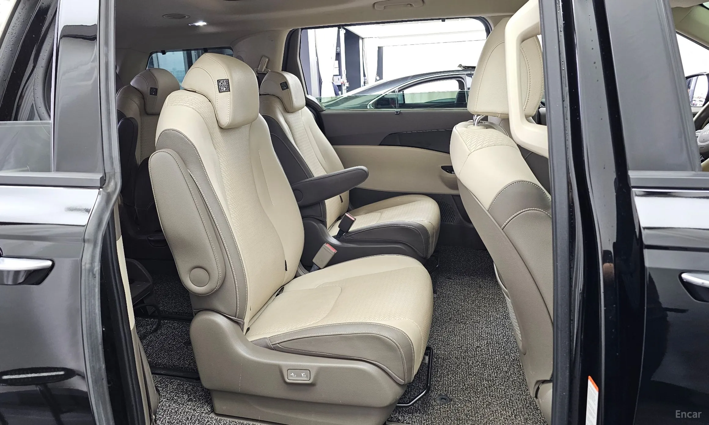 Kia Carnival Gen 4 превью 12