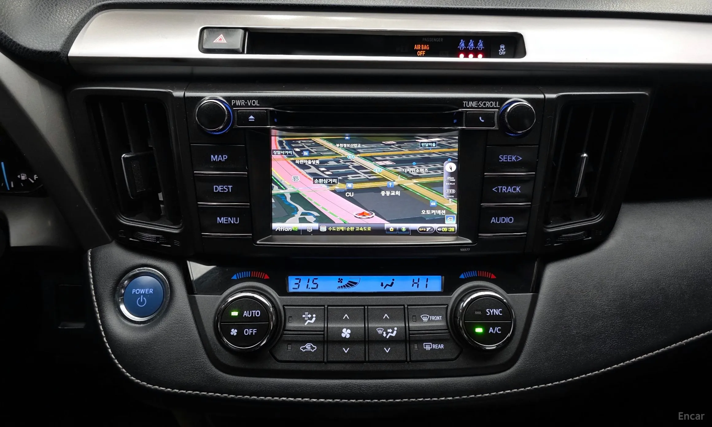 Toyota RAV4 превью 15