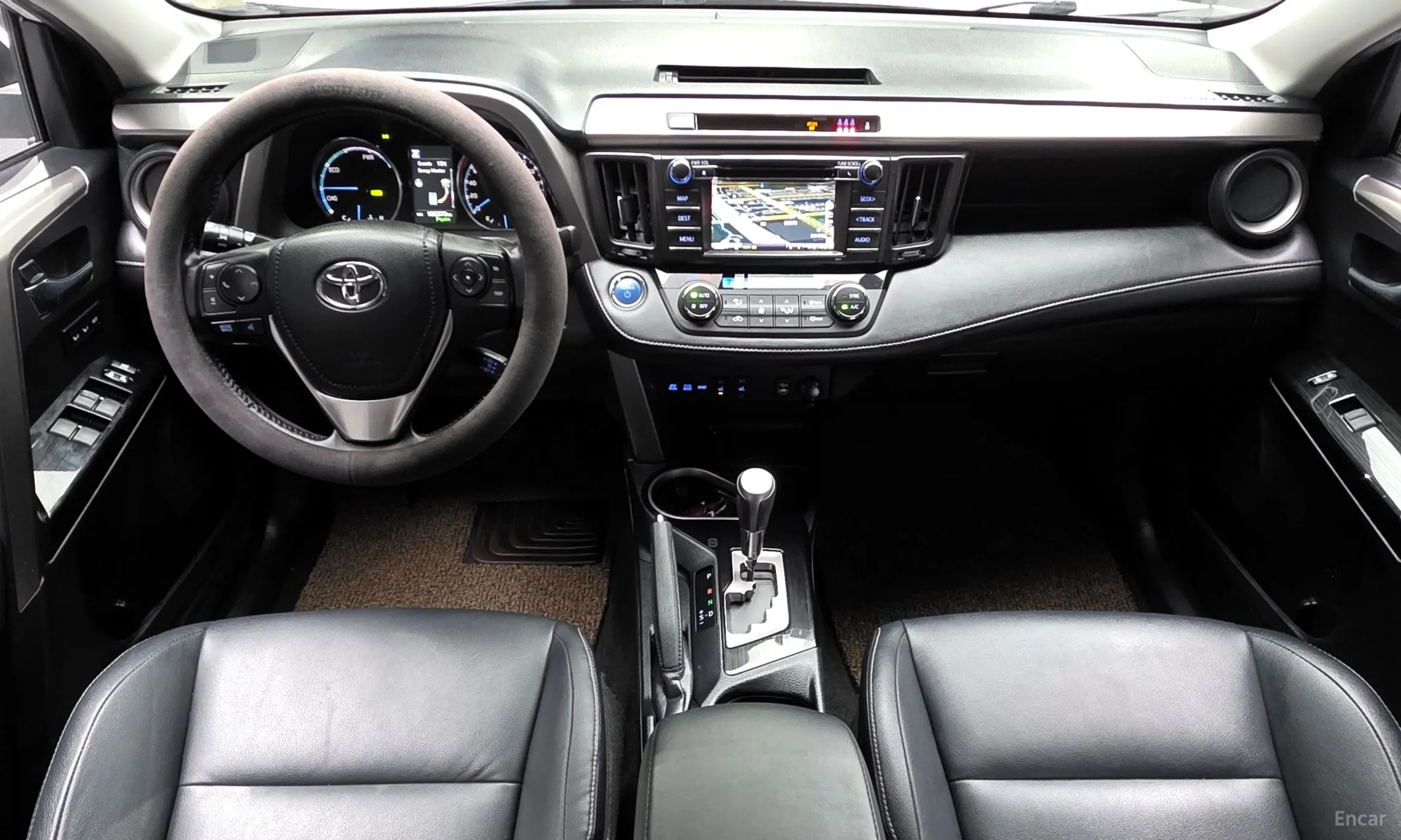 Toyota RAV4 превью 7