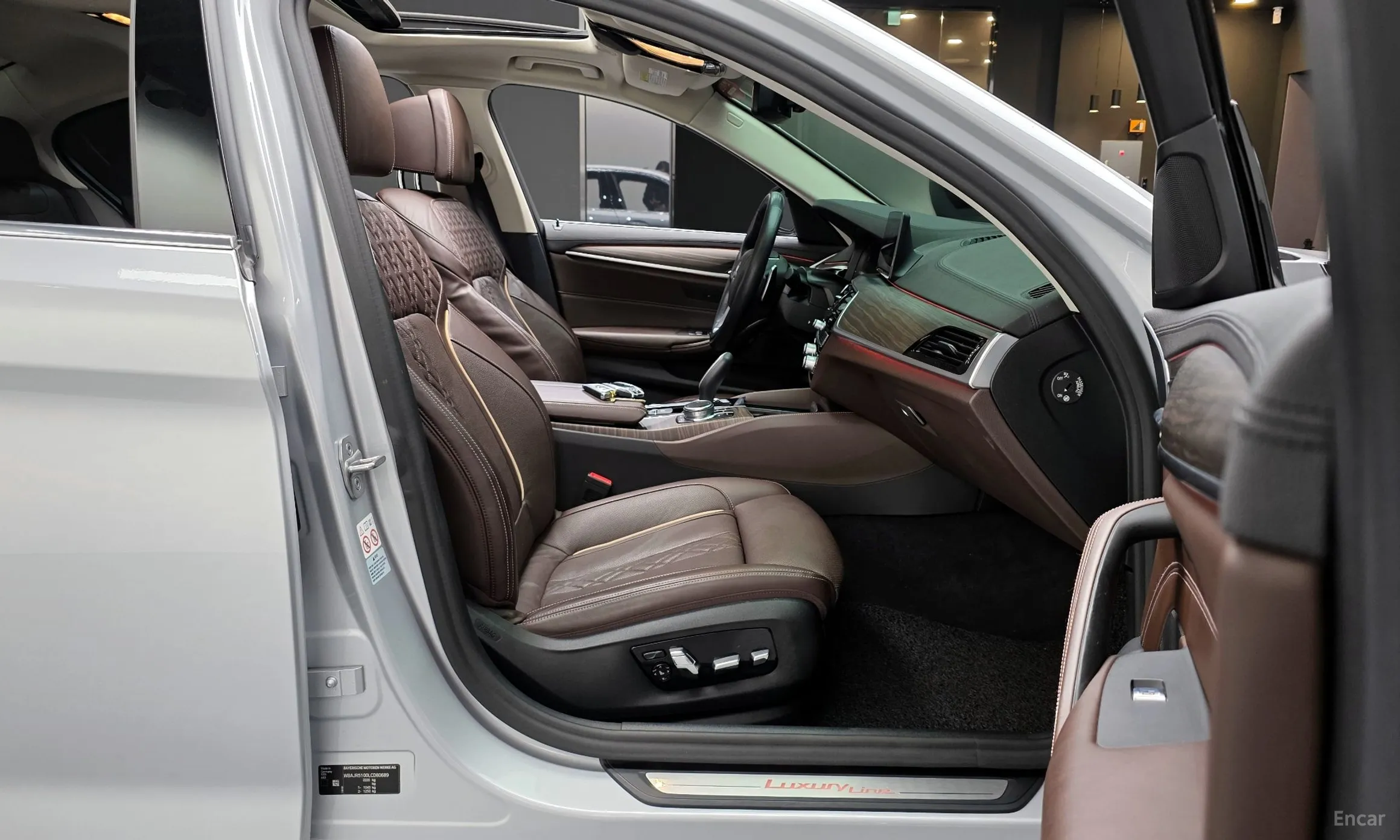 BMW 5 Series (G30) превью 10