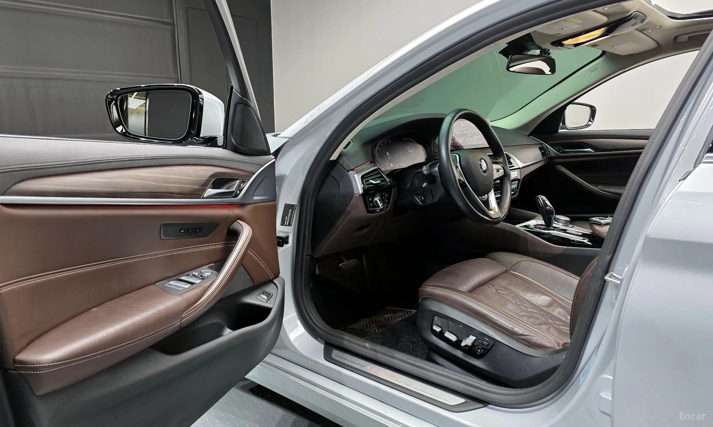 BMW 5 Series (G30) превью 11
