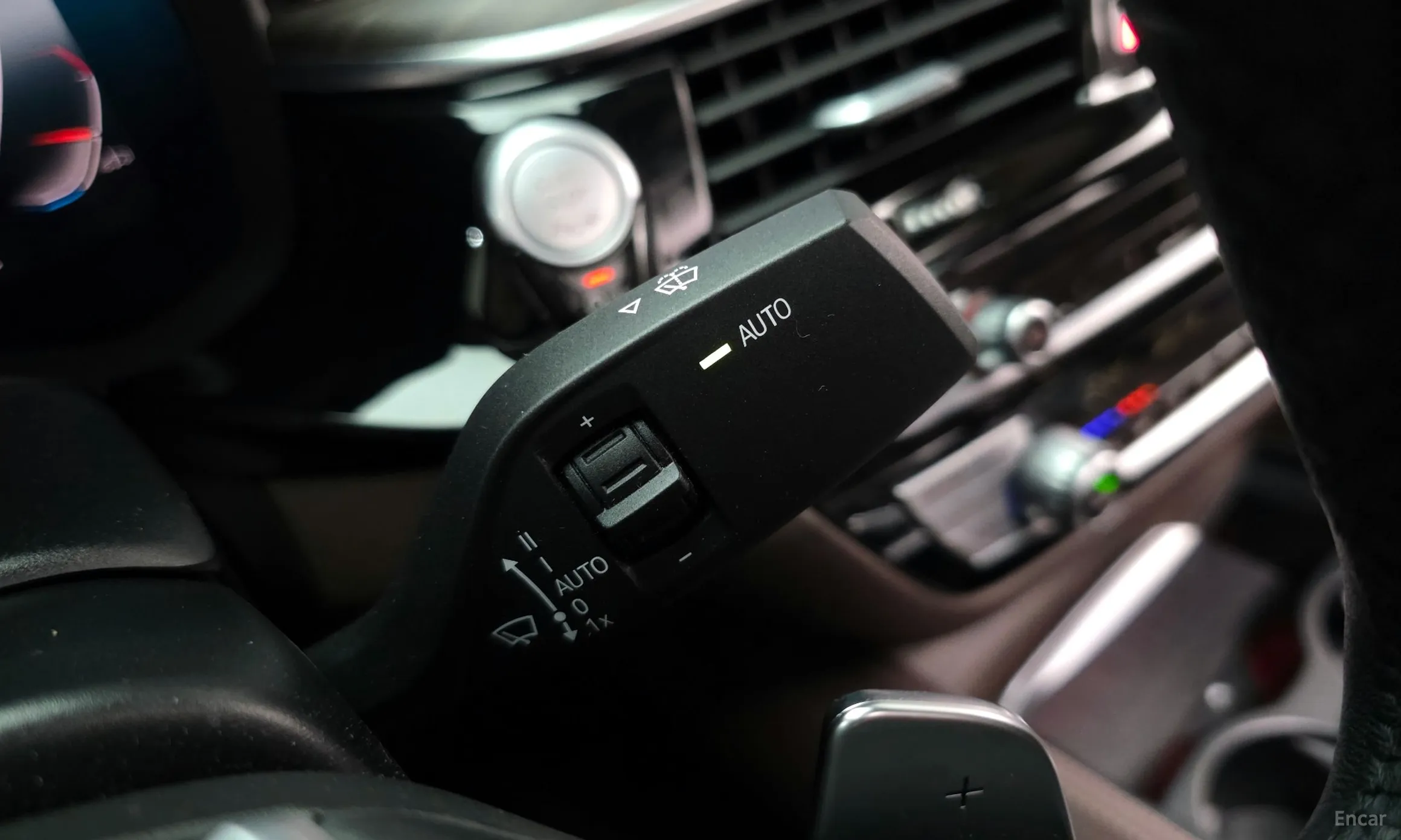 BMW 5 Series (G30) превью 17