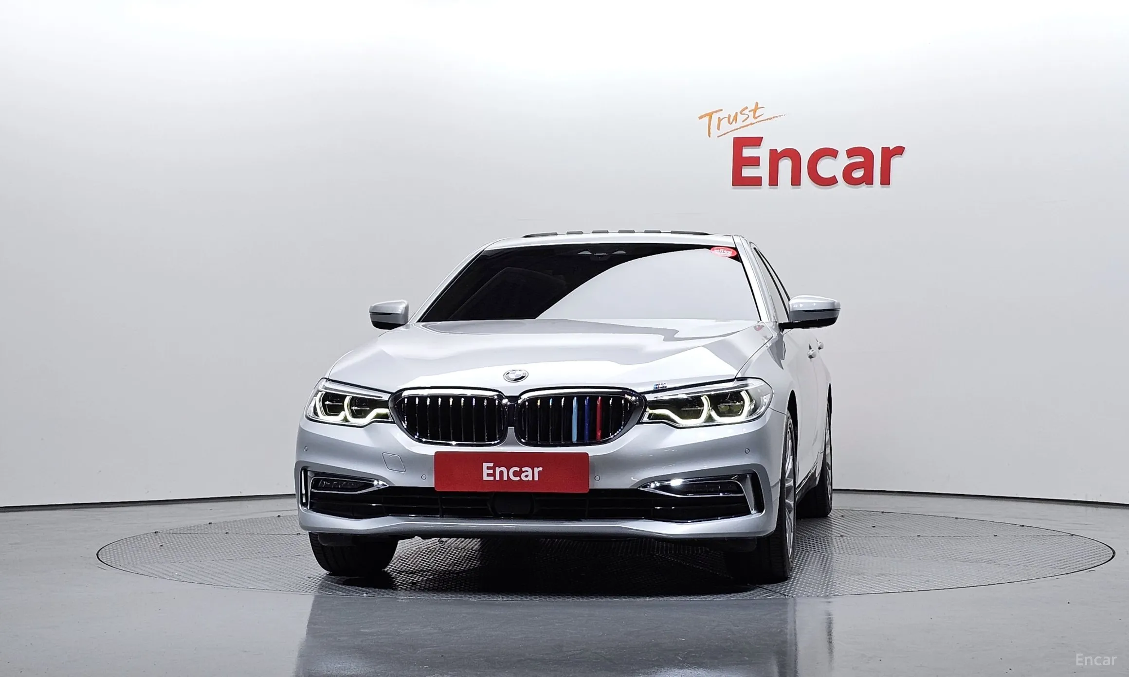BMW 5 Series (G30) превью 3