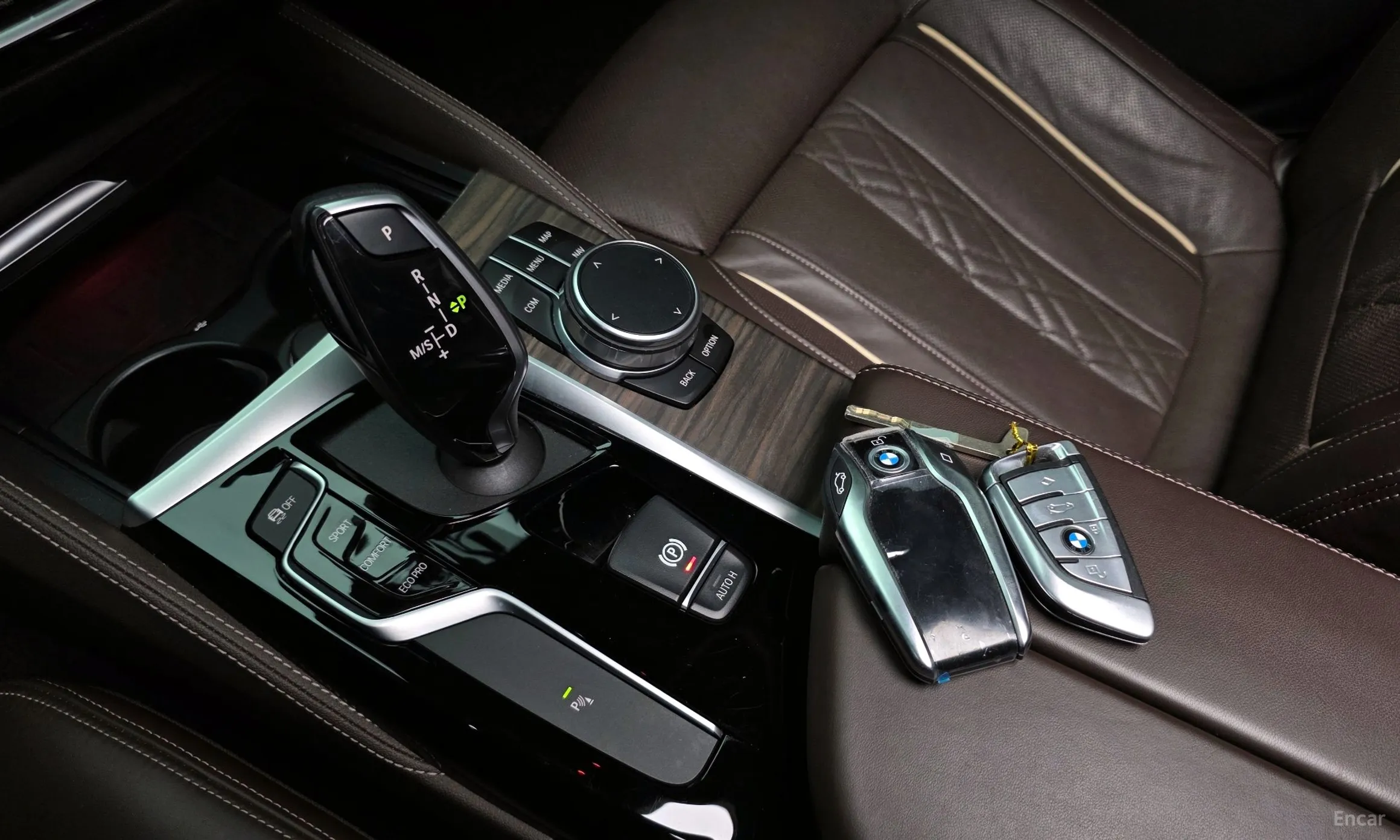 BMW 5 Series (G30) превью 9