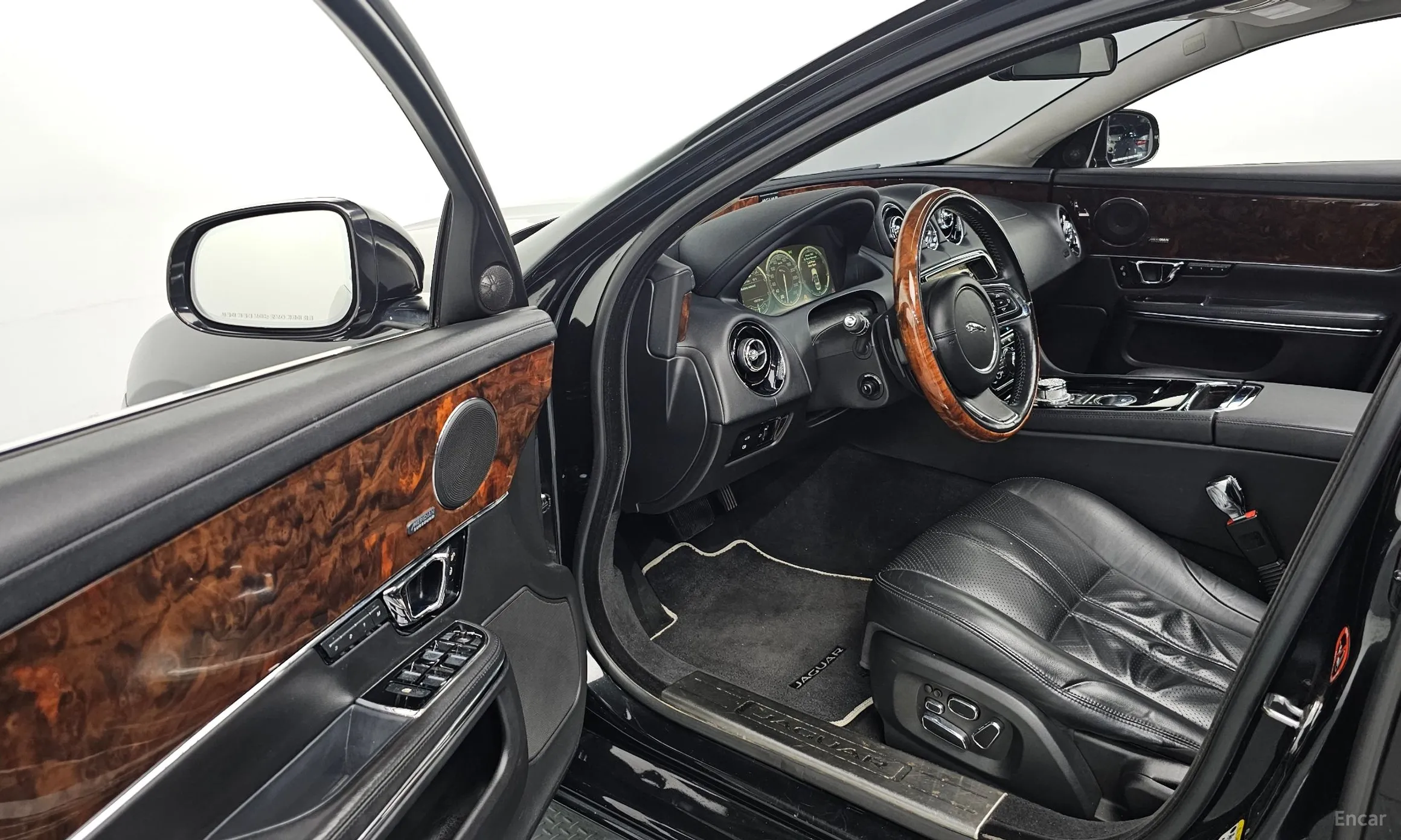Jaguar All New XJ превью 10