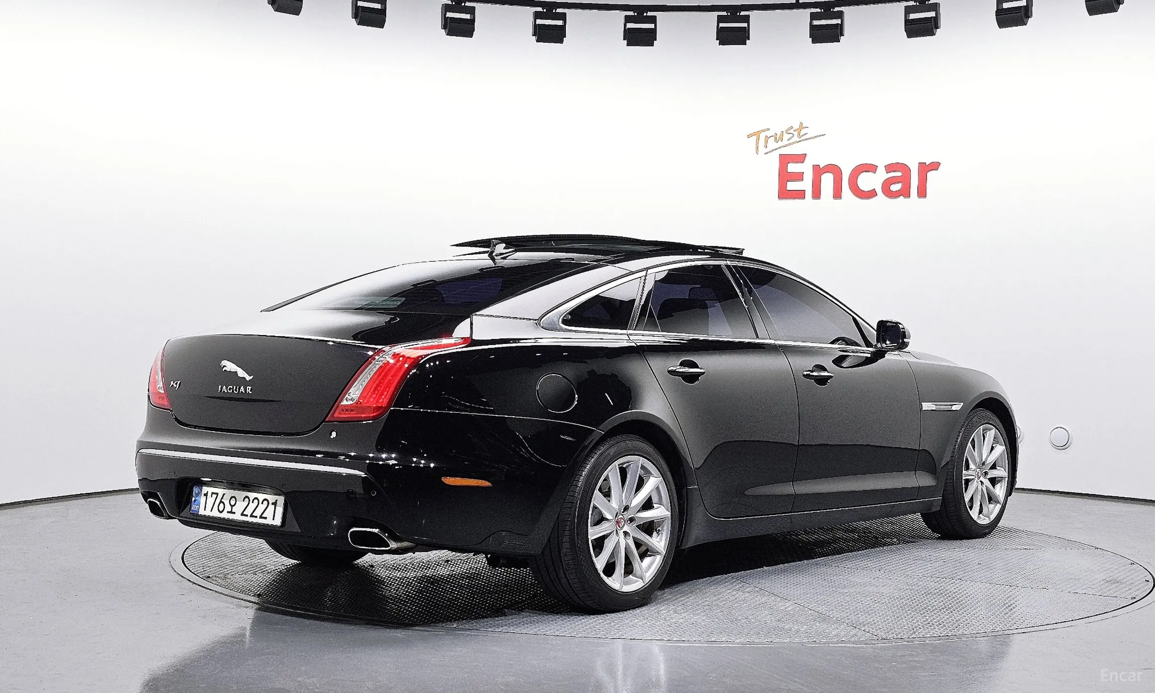 Jaguar All New XJ превью 2