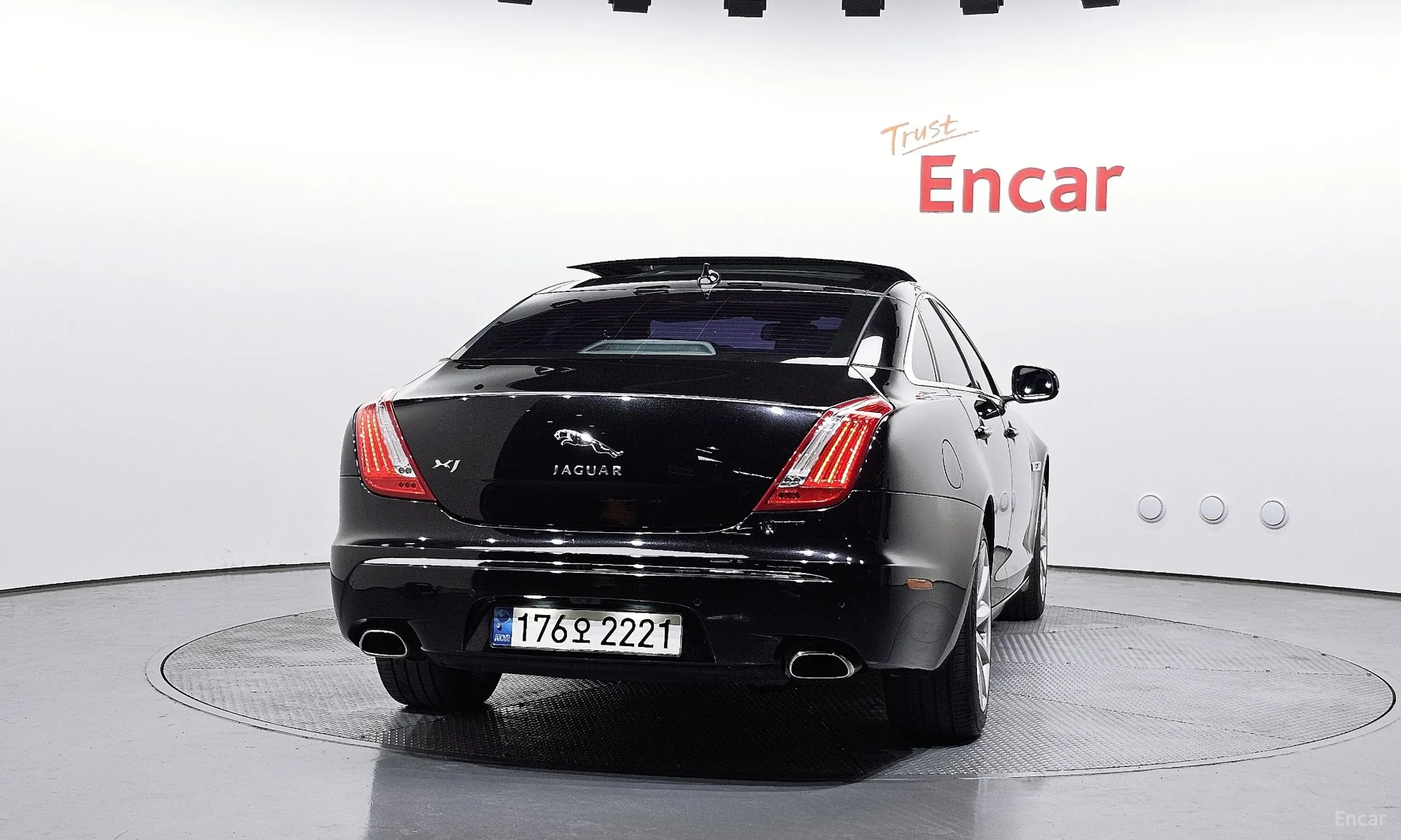 Jaguar All New XJ превью 4
