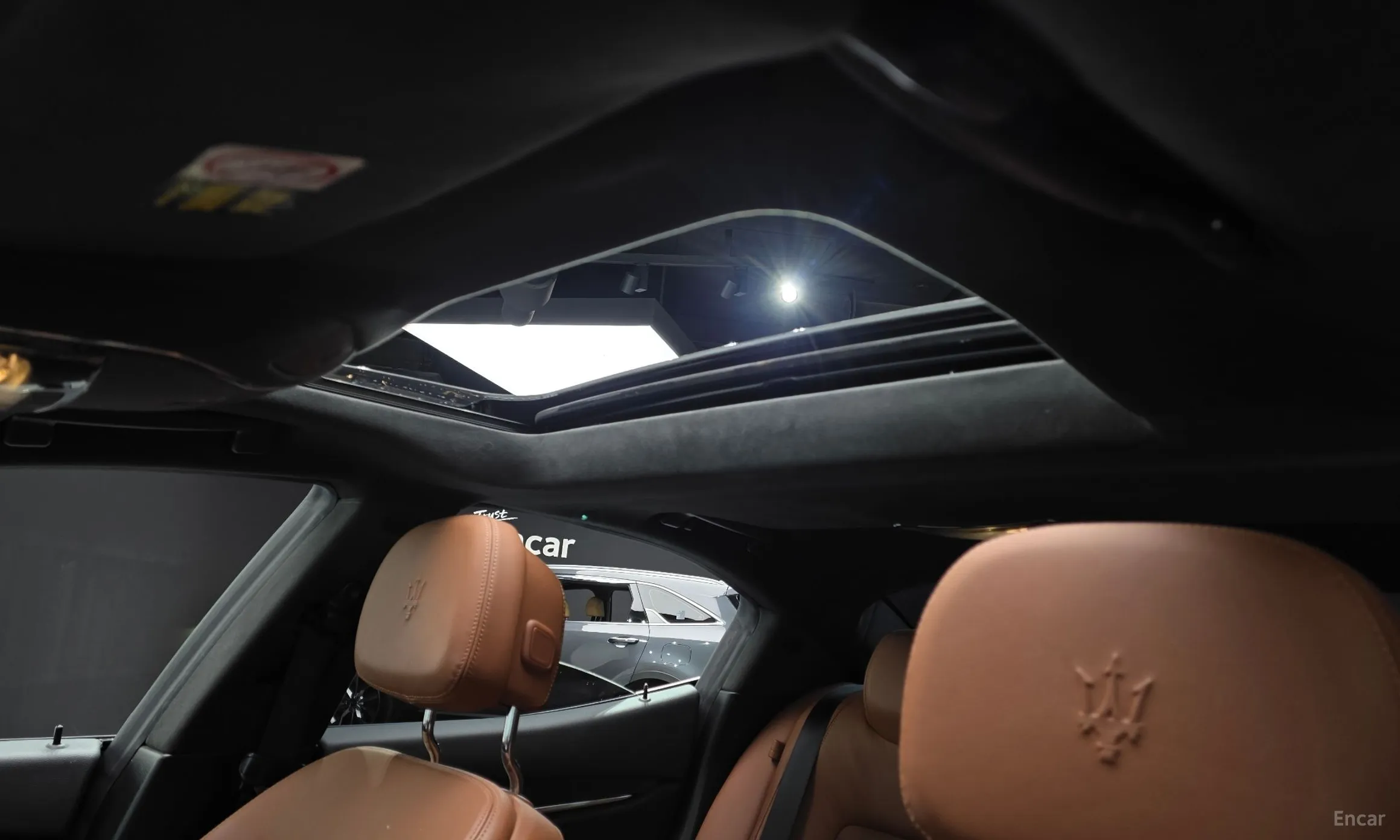 Maserati Ghibli превью 19
